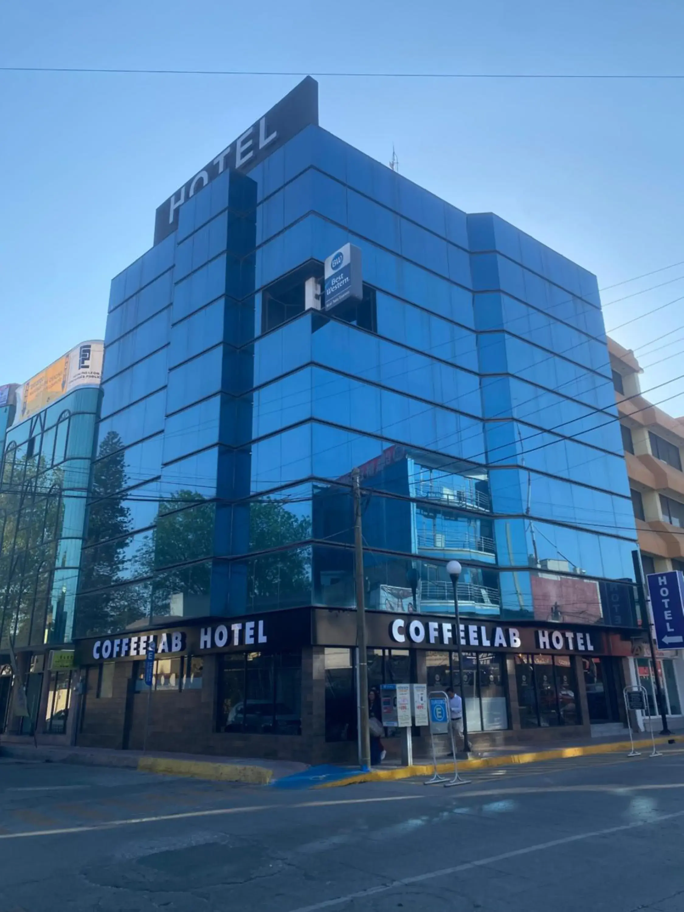 Property building in Best Western Real Tula Express Property building in Best Western Real Tula Express