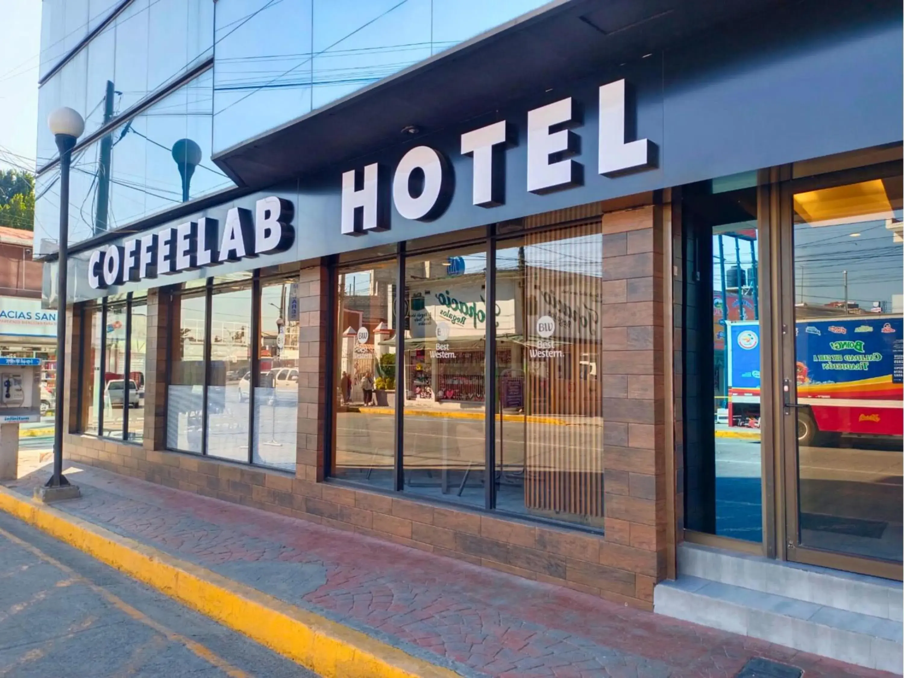 Property building in Best Western Real Tula Express Property building in Best Western Real Tula Express