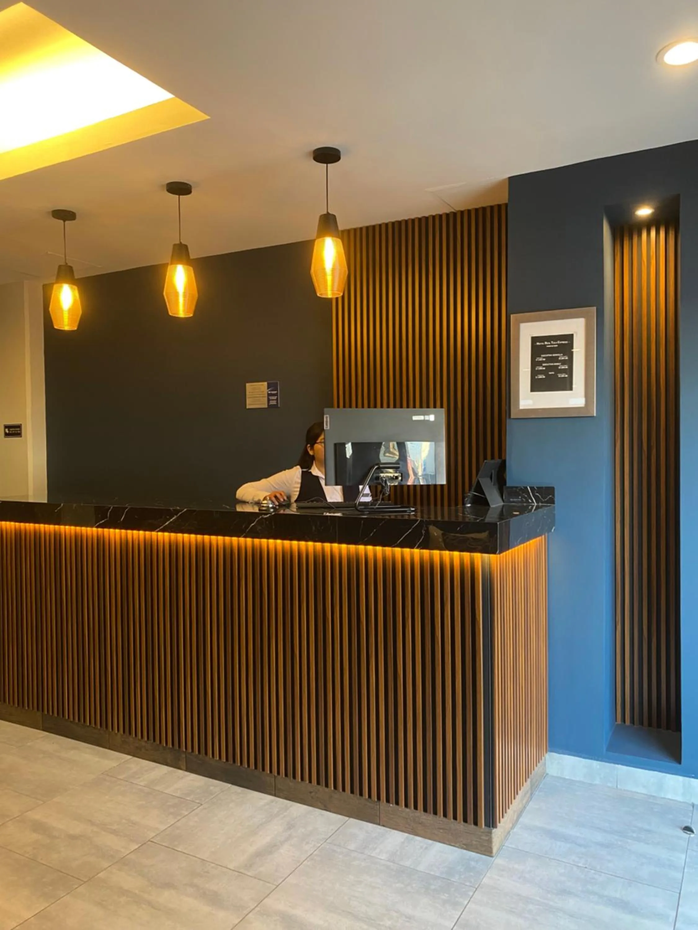 Lobby or reception in Best Western Real Tula Express