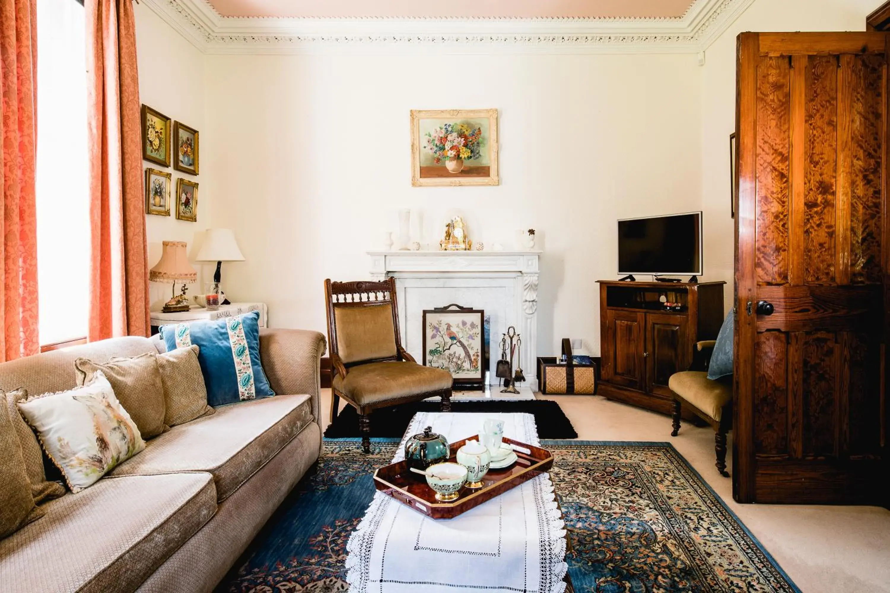 Living room in Kiltariff Hall Country House Living room in Kiltariff Hall Country House