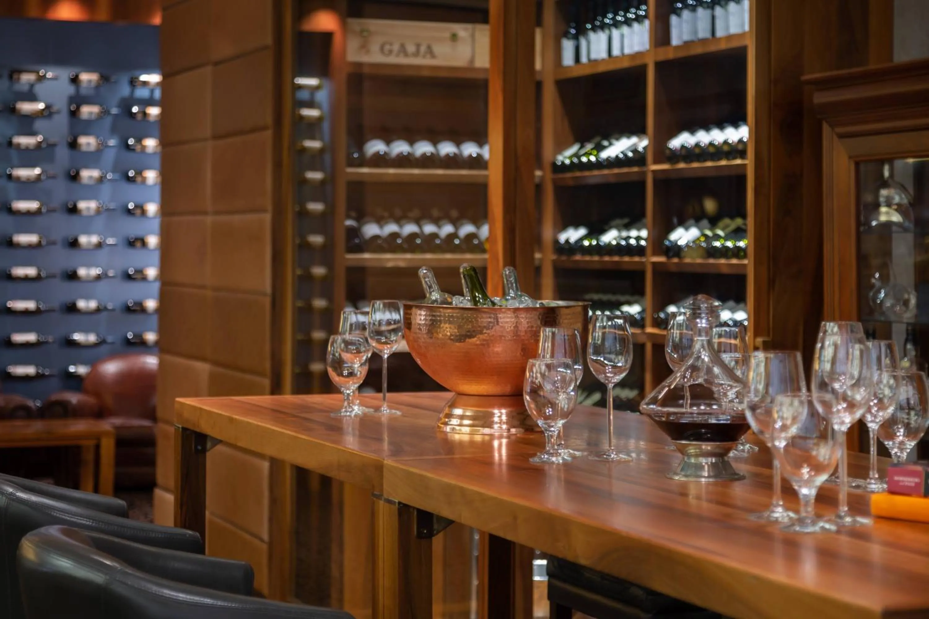 Restaurant/places to eat in JW Marriott Bucharest Grand Hotel