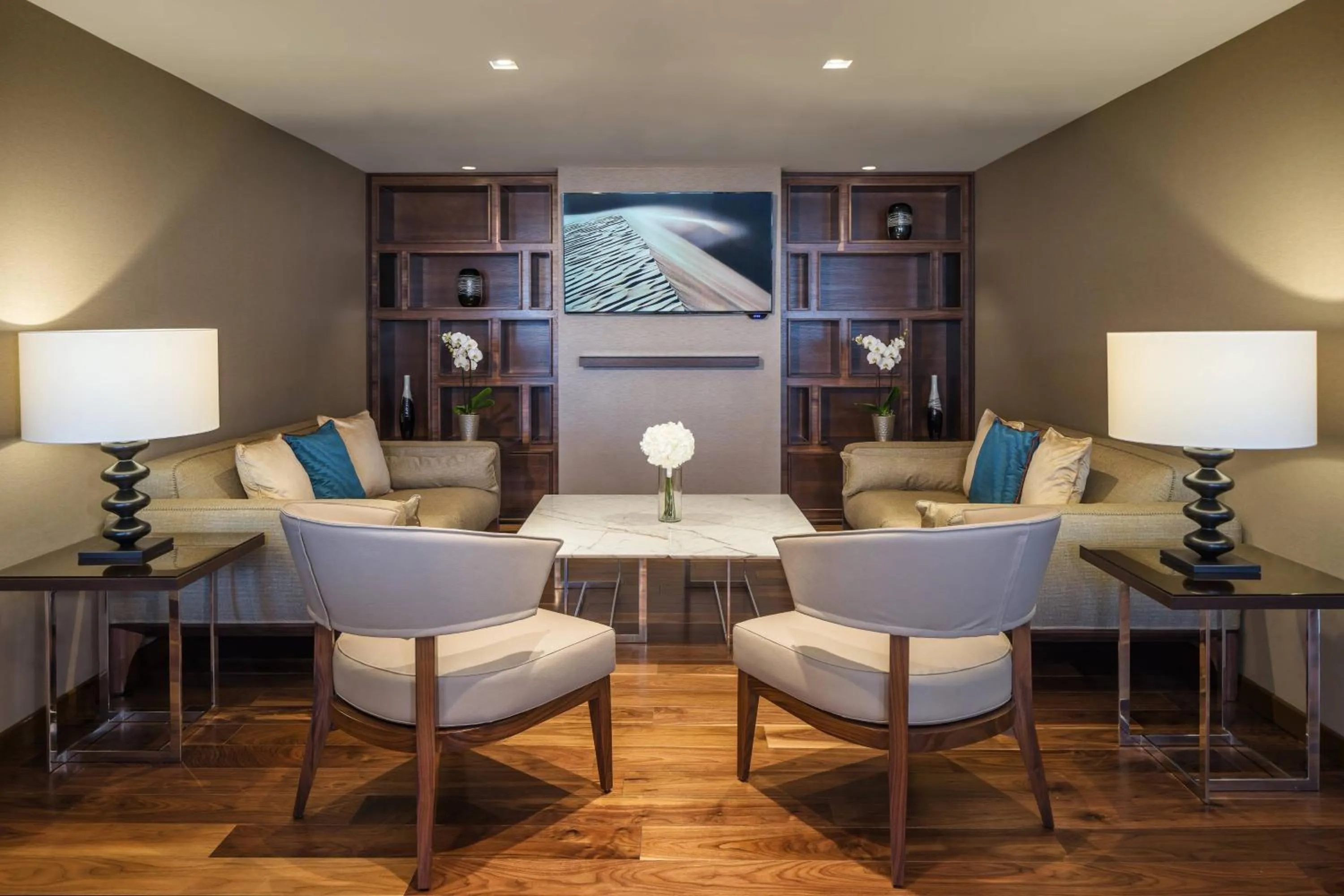 Lounge or bar in JW Marriott Bucharest Grand Hotel