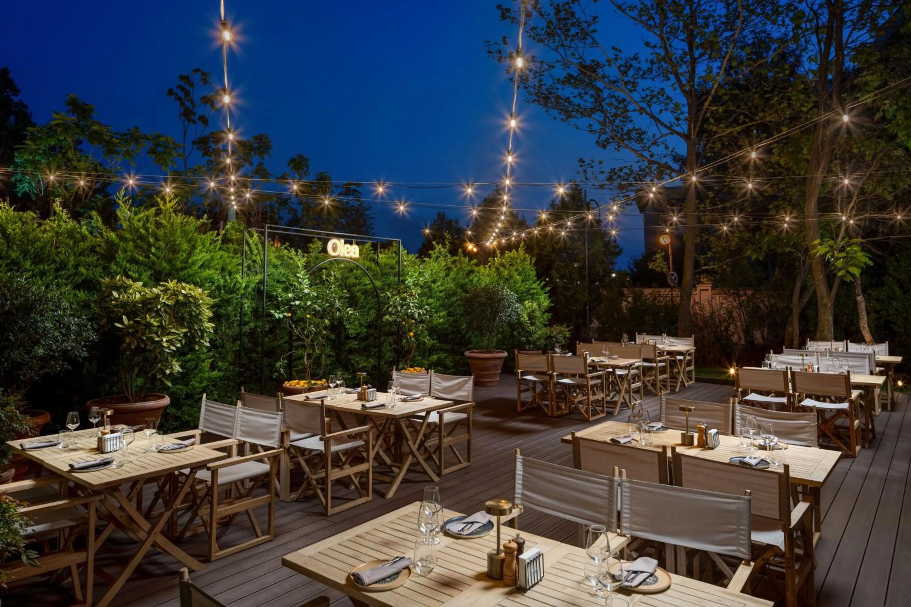 Restaurant/places to eat in JW Marriott Bucharest Grand Hotel