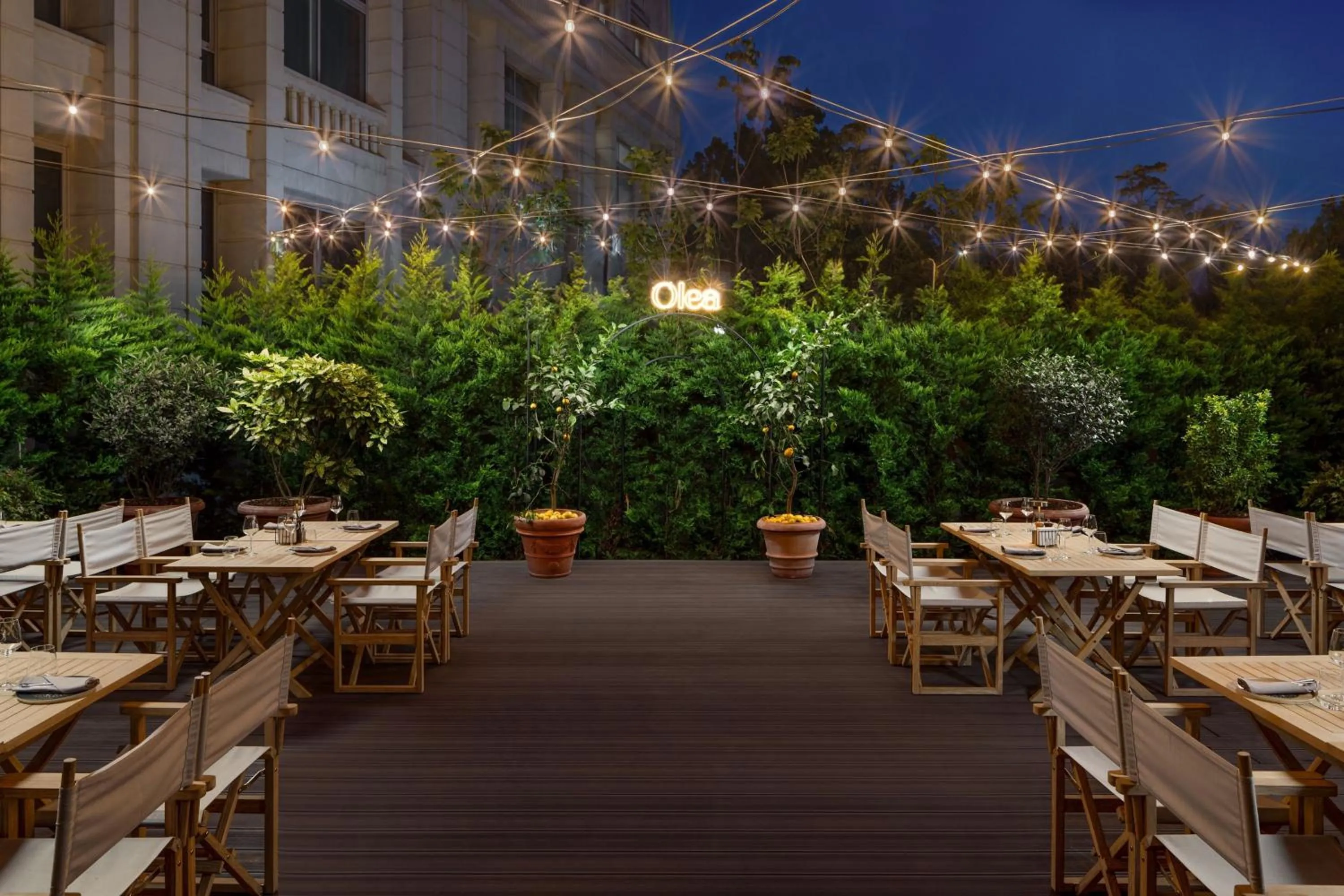 Restaurant/places to eat in JW Marriott Bucharest Grand Hotel