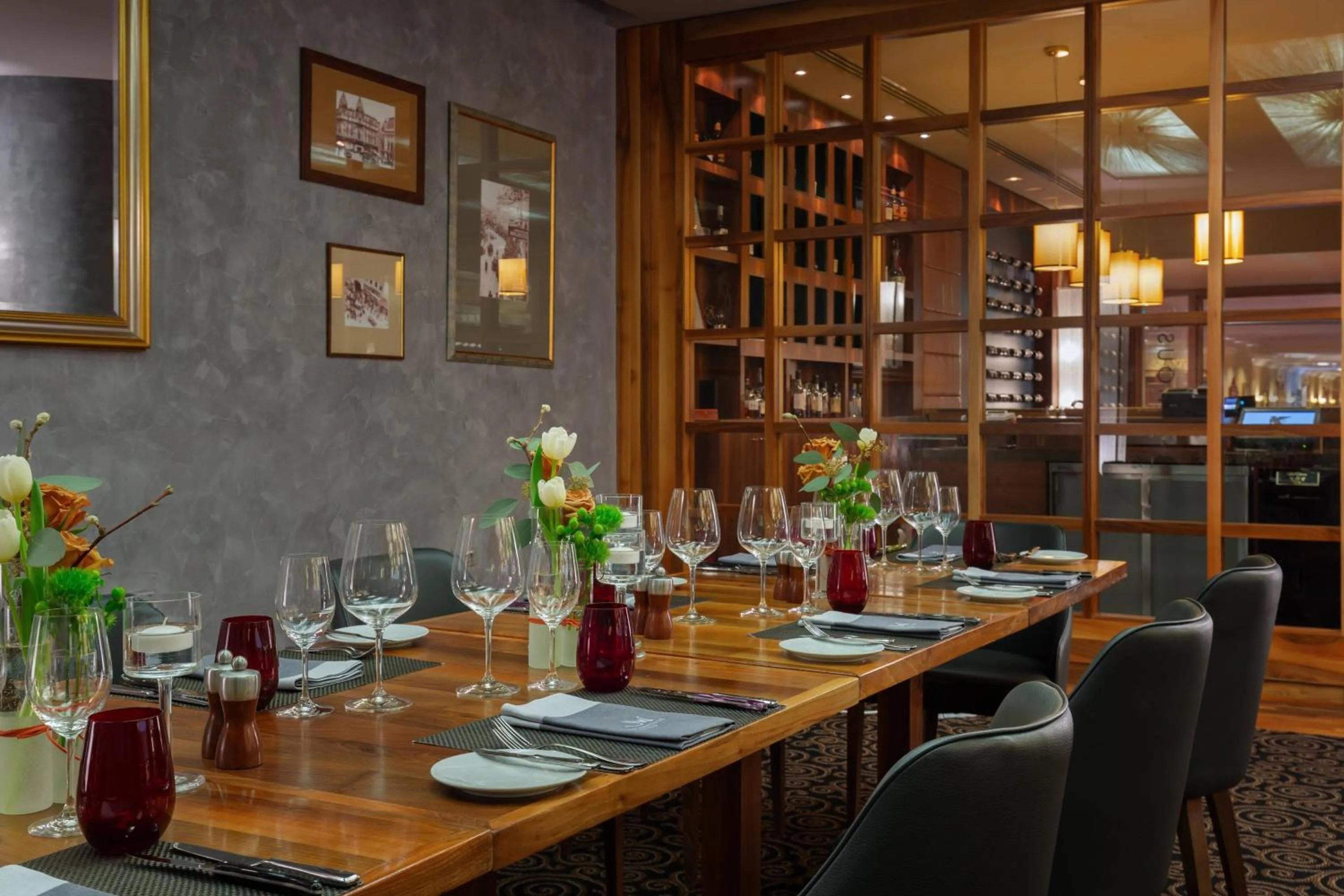 Restaurant/places to eat in JW Marriott Bucharest Grand Hotel