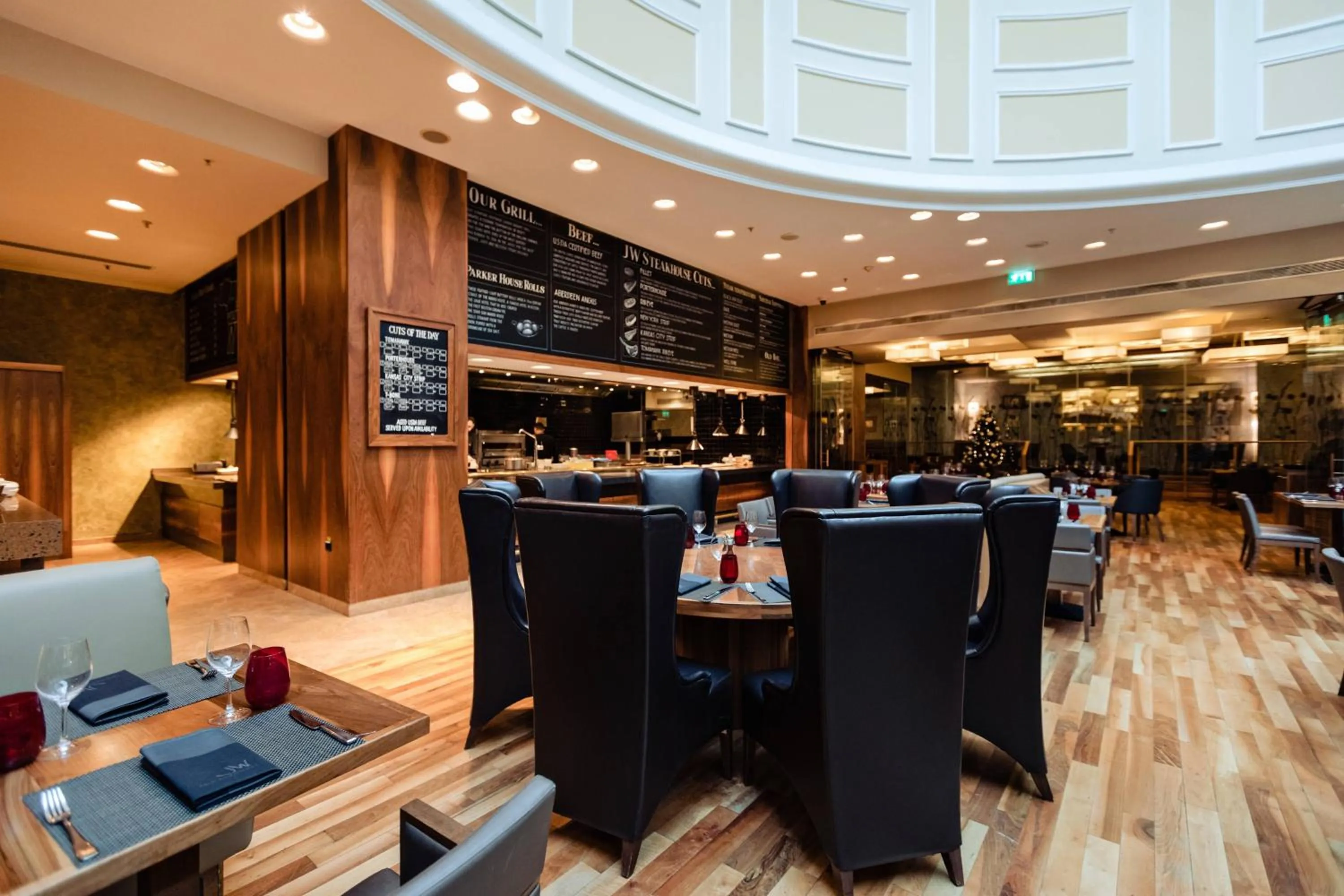 Restaurant/places to eat in JW Marriott Bucharest Grand Hotel