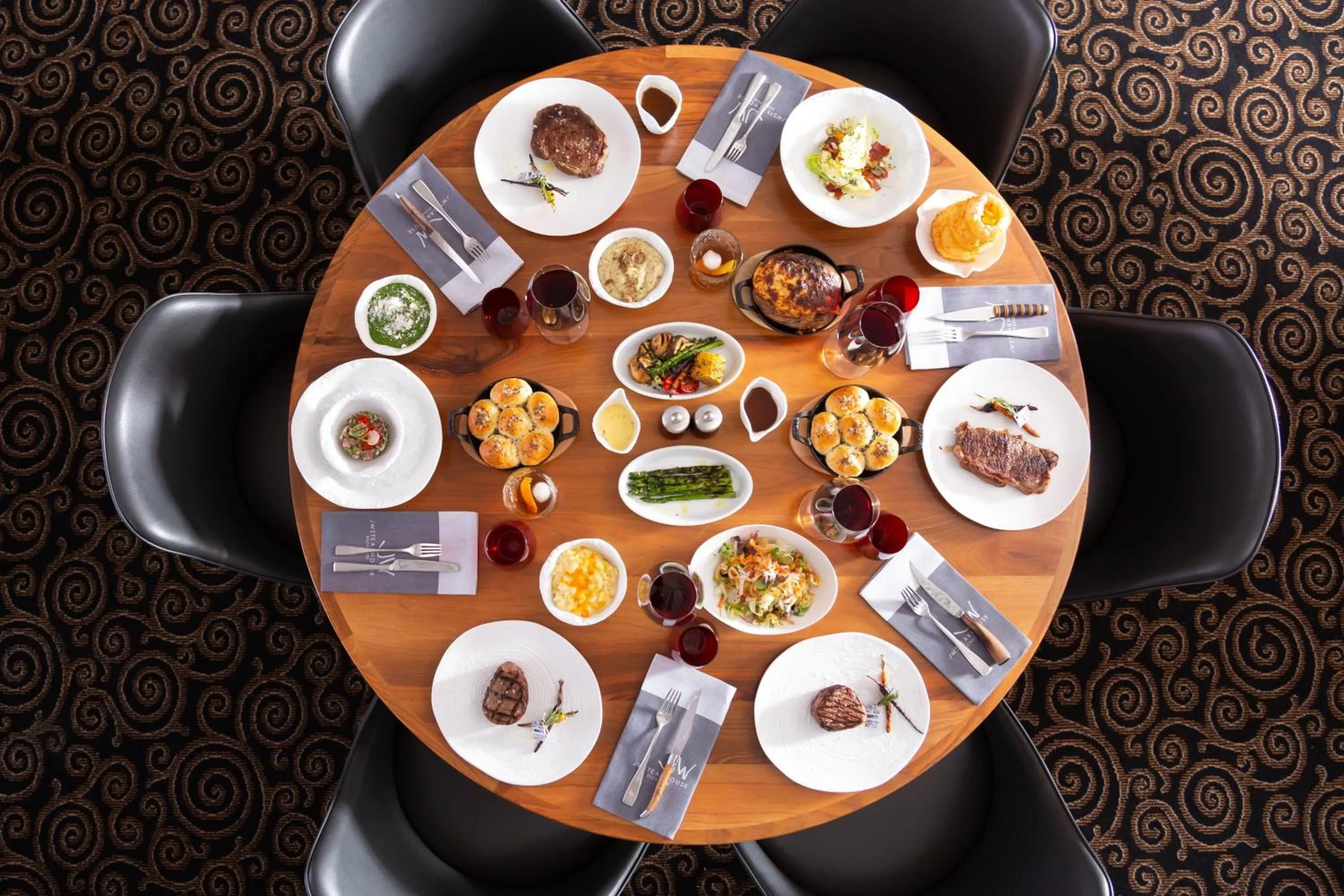 Restaurant/places to eat in JW Marriott Bucharest Grand Hotel