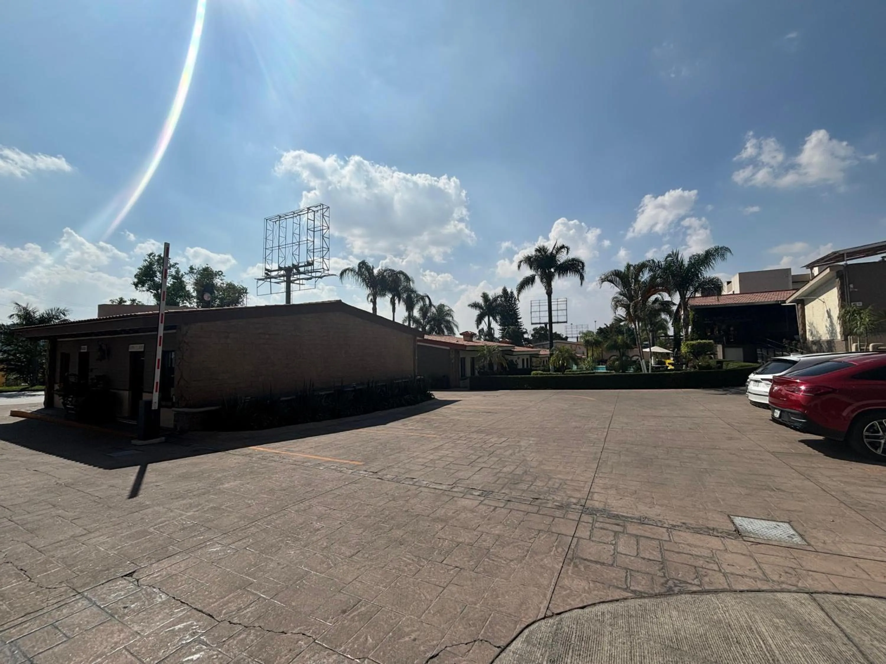 Parking in Hotel Posada Virreyes