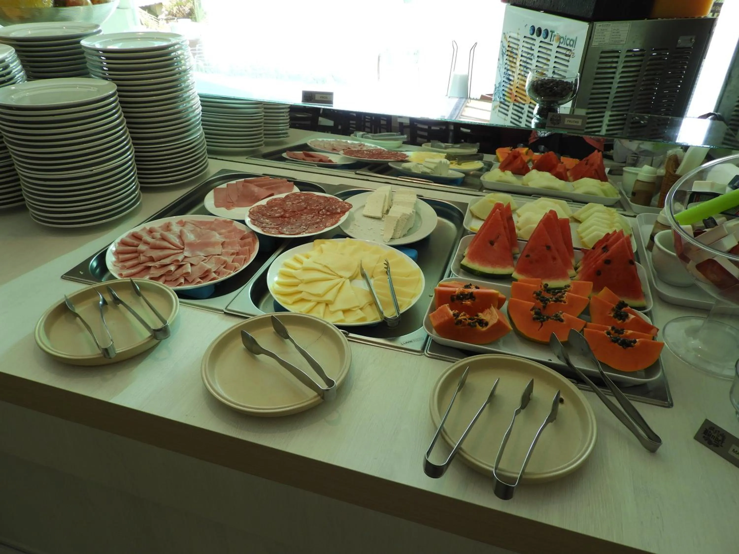 Restaurant/places to eat in Hotel Binder Quality Inn