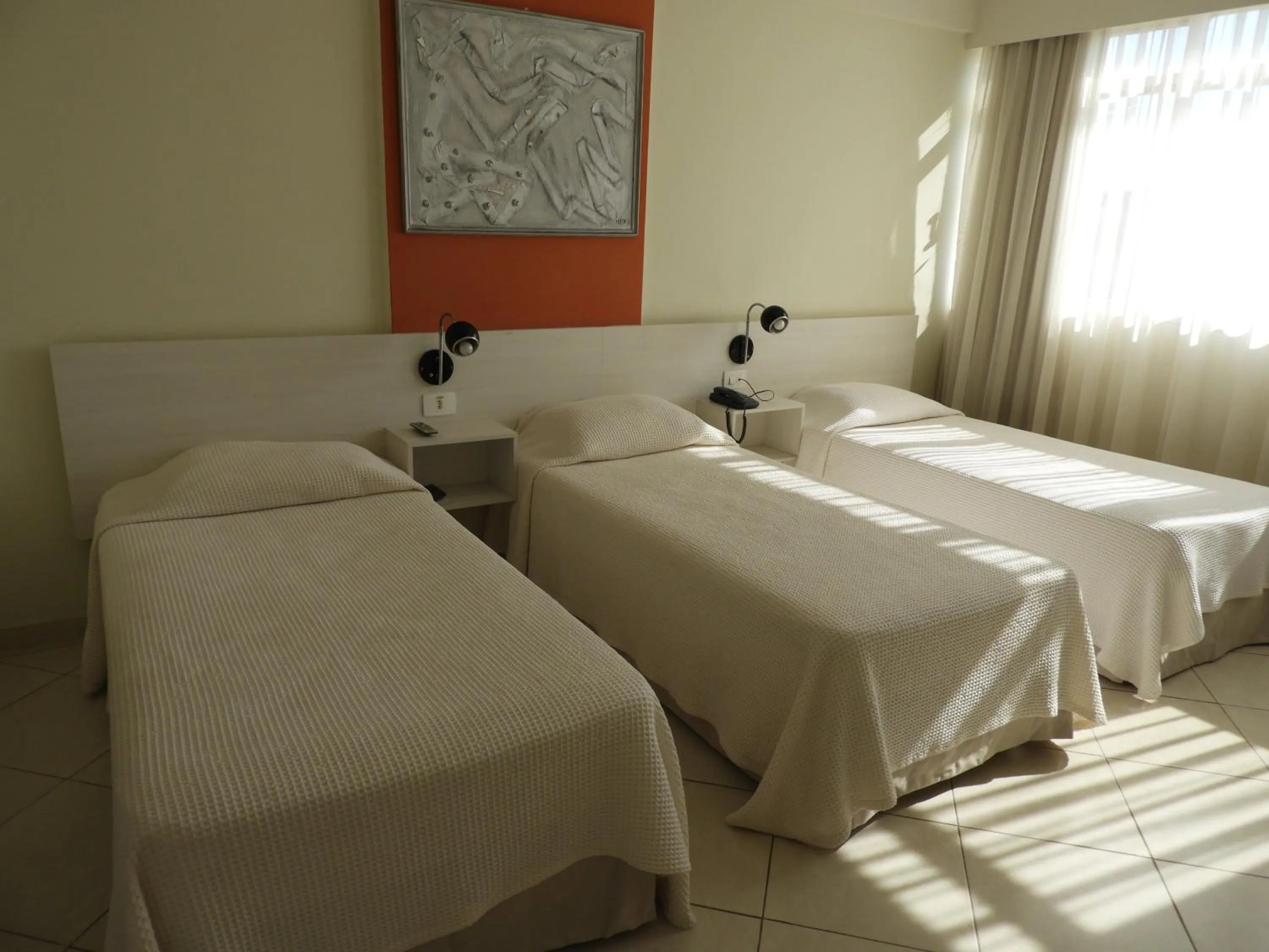 Bed in Hotel Binder Quality Inn