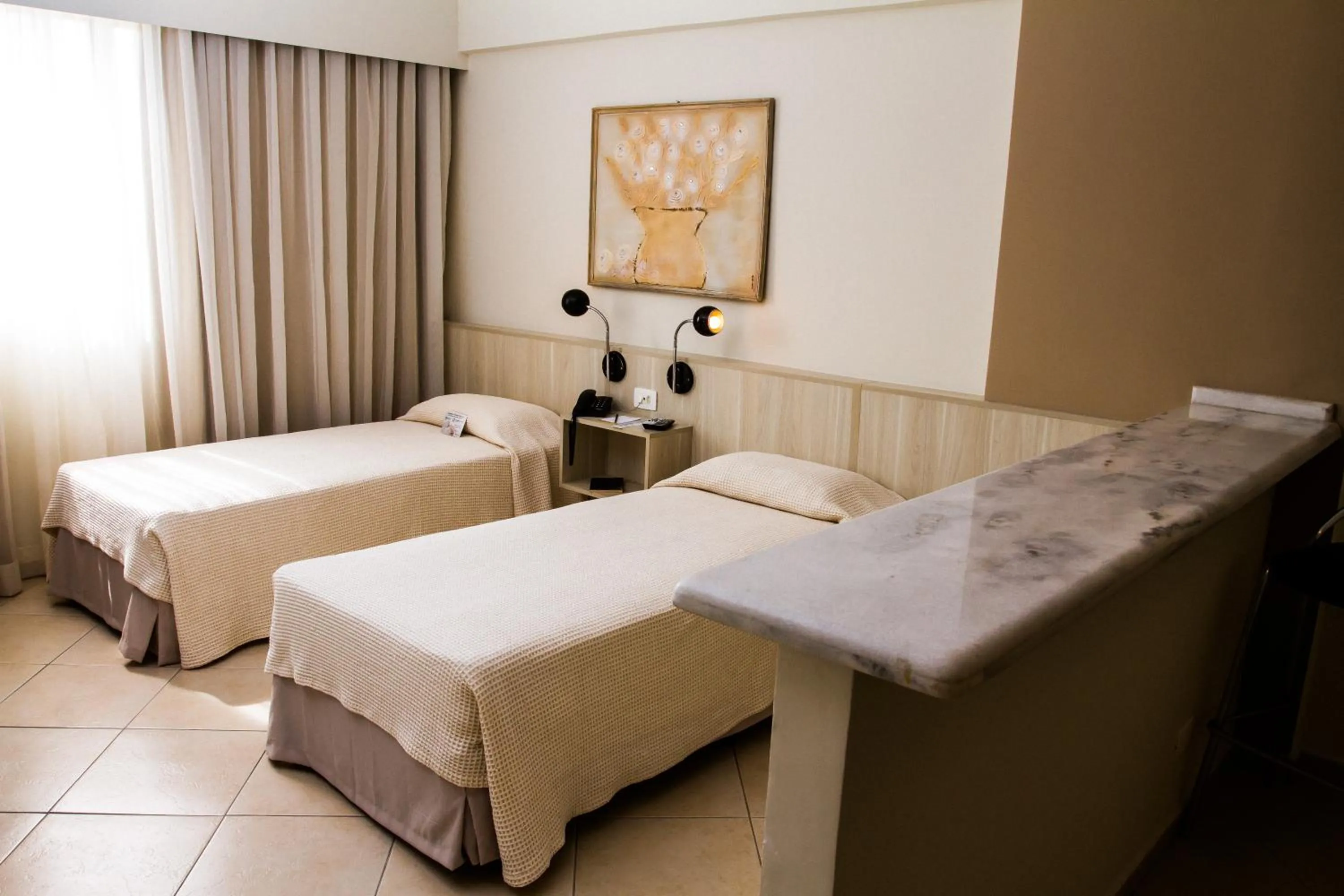 Photo of the whole room, Bed in Hotel Binder Quality Inn