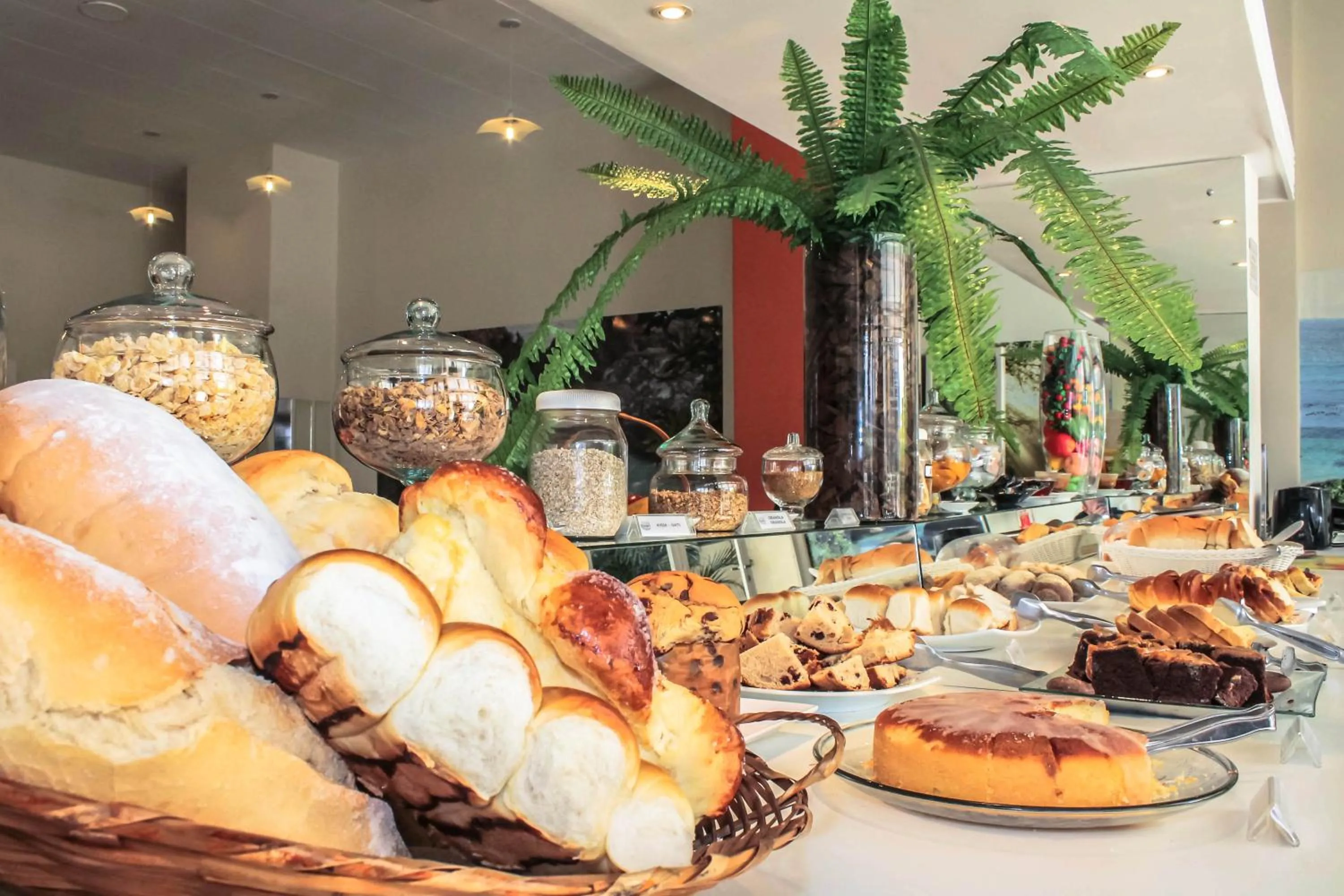 Buffet breakfast in Hotel Binder Quality Inn