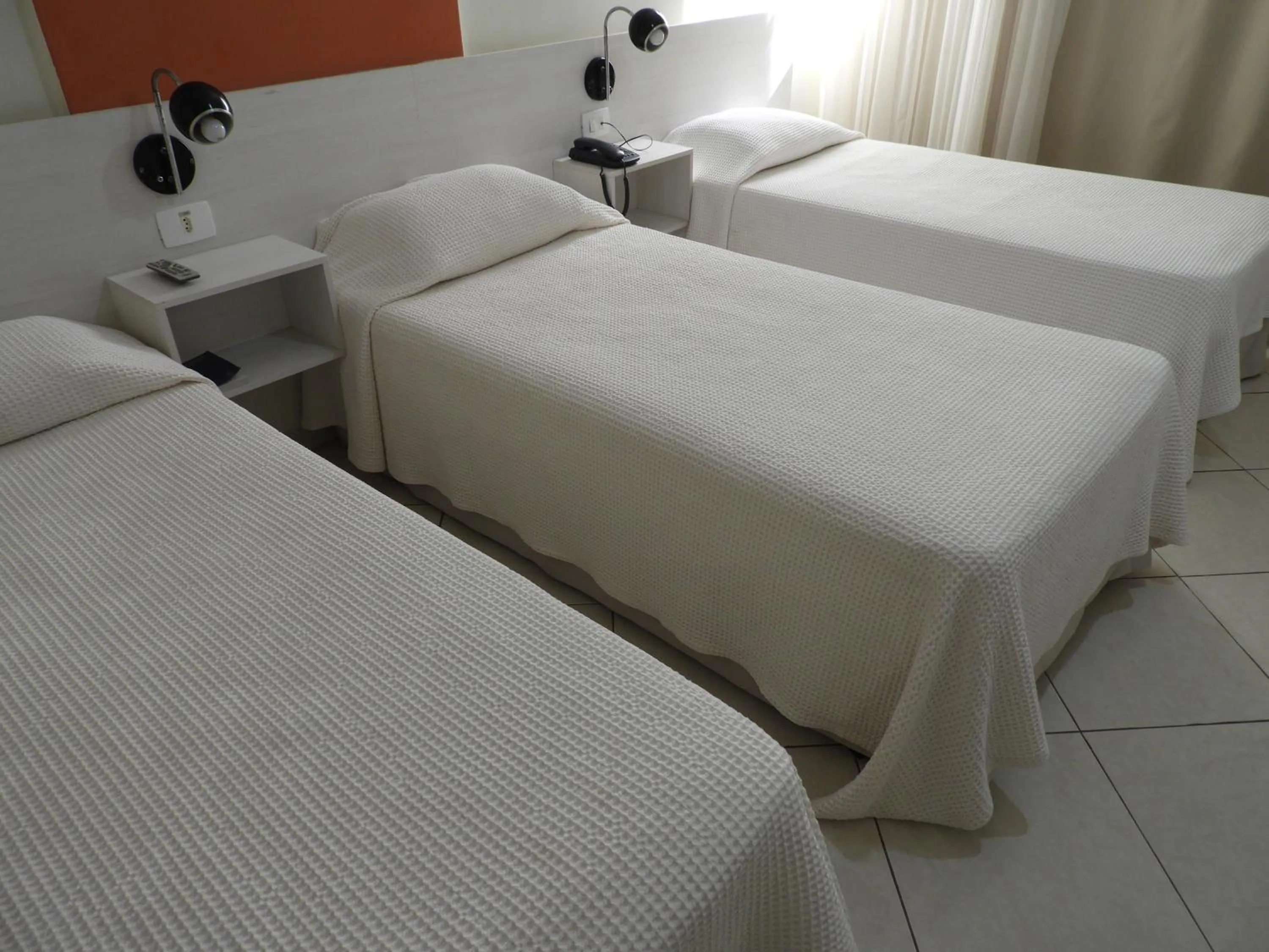 Bed in Hotel Binder Quality Inn