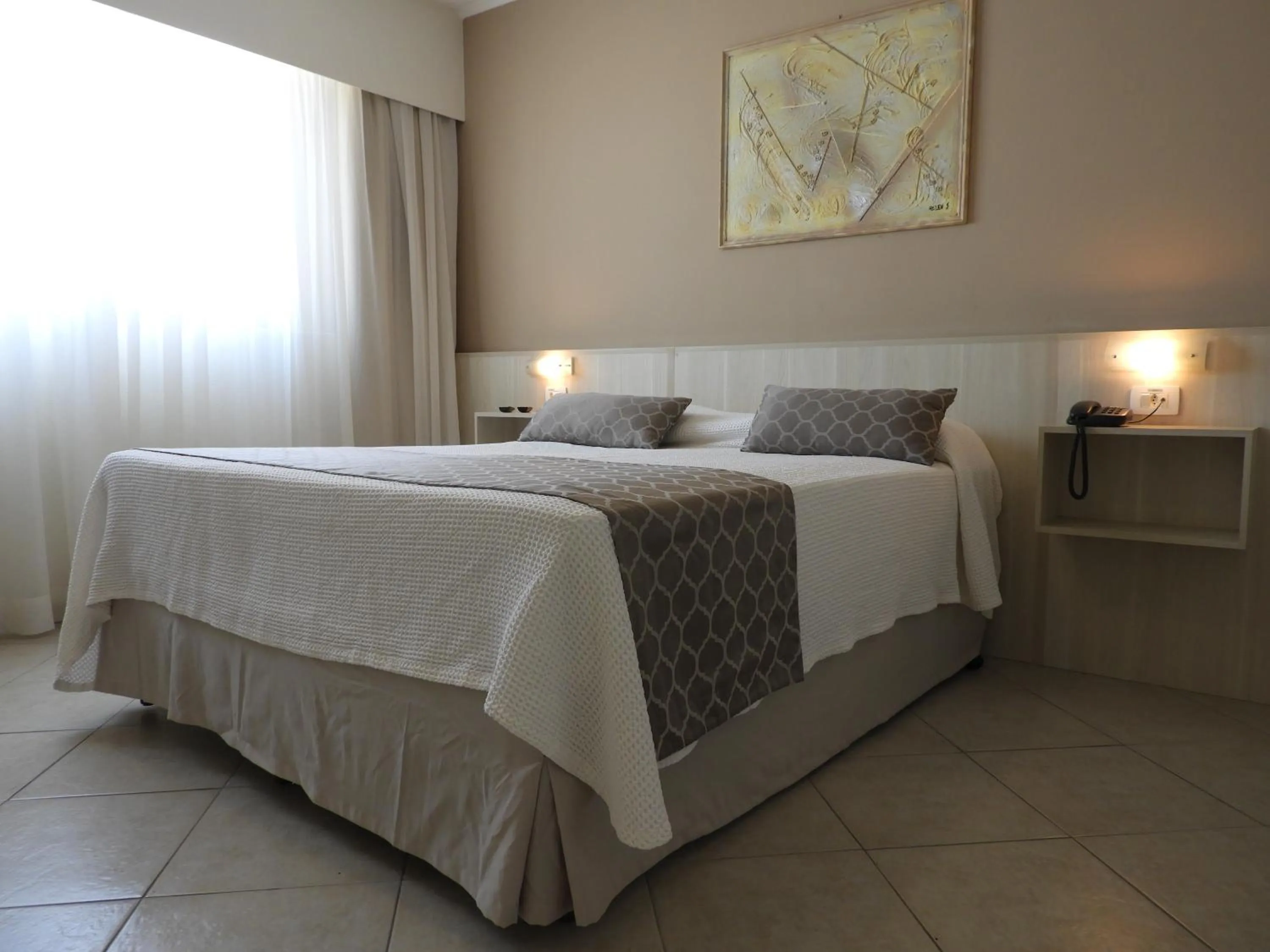 Bed in Hotel Binder Quality Inn