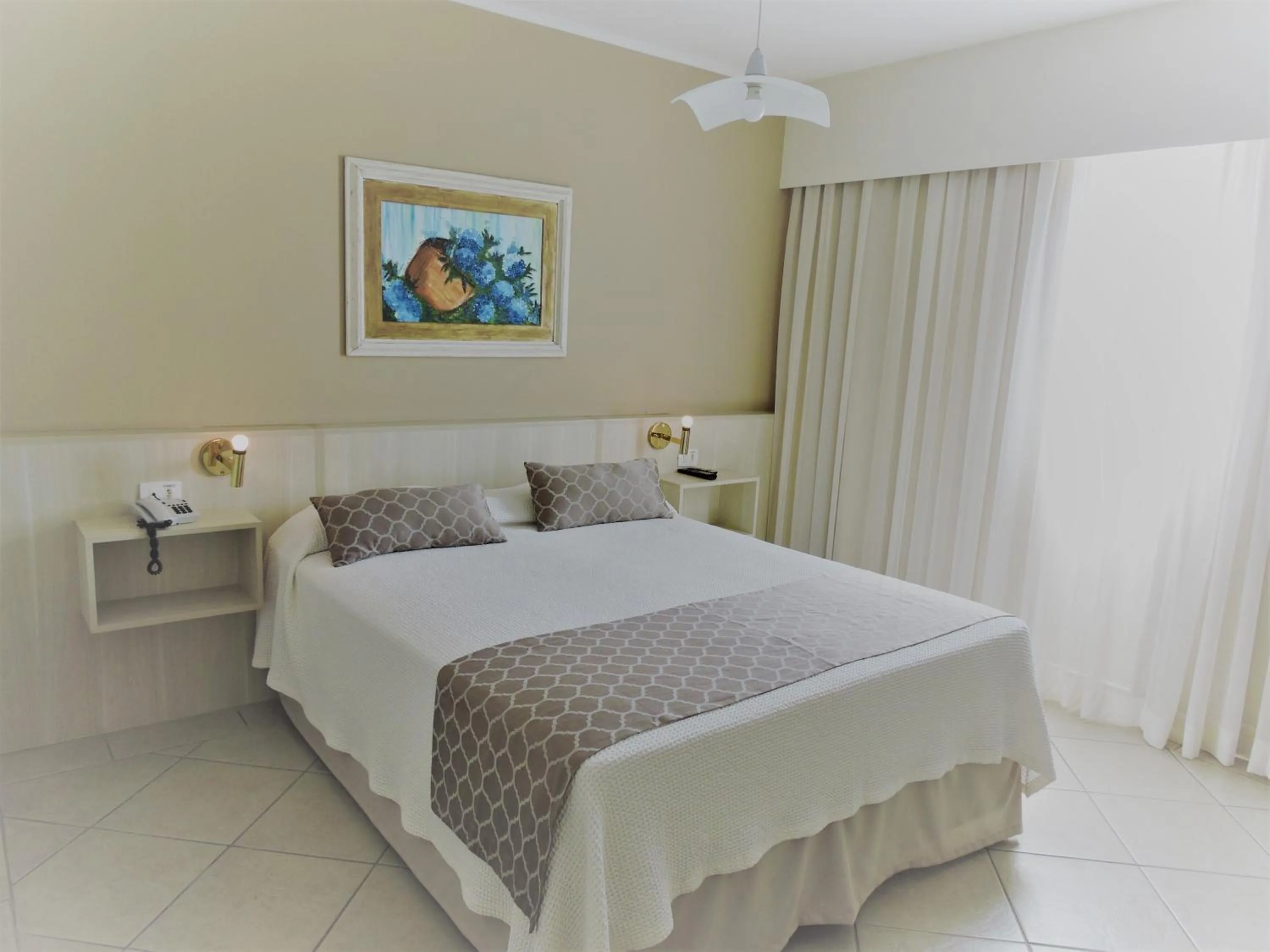 Bed in Hotel Binder Quality Inn