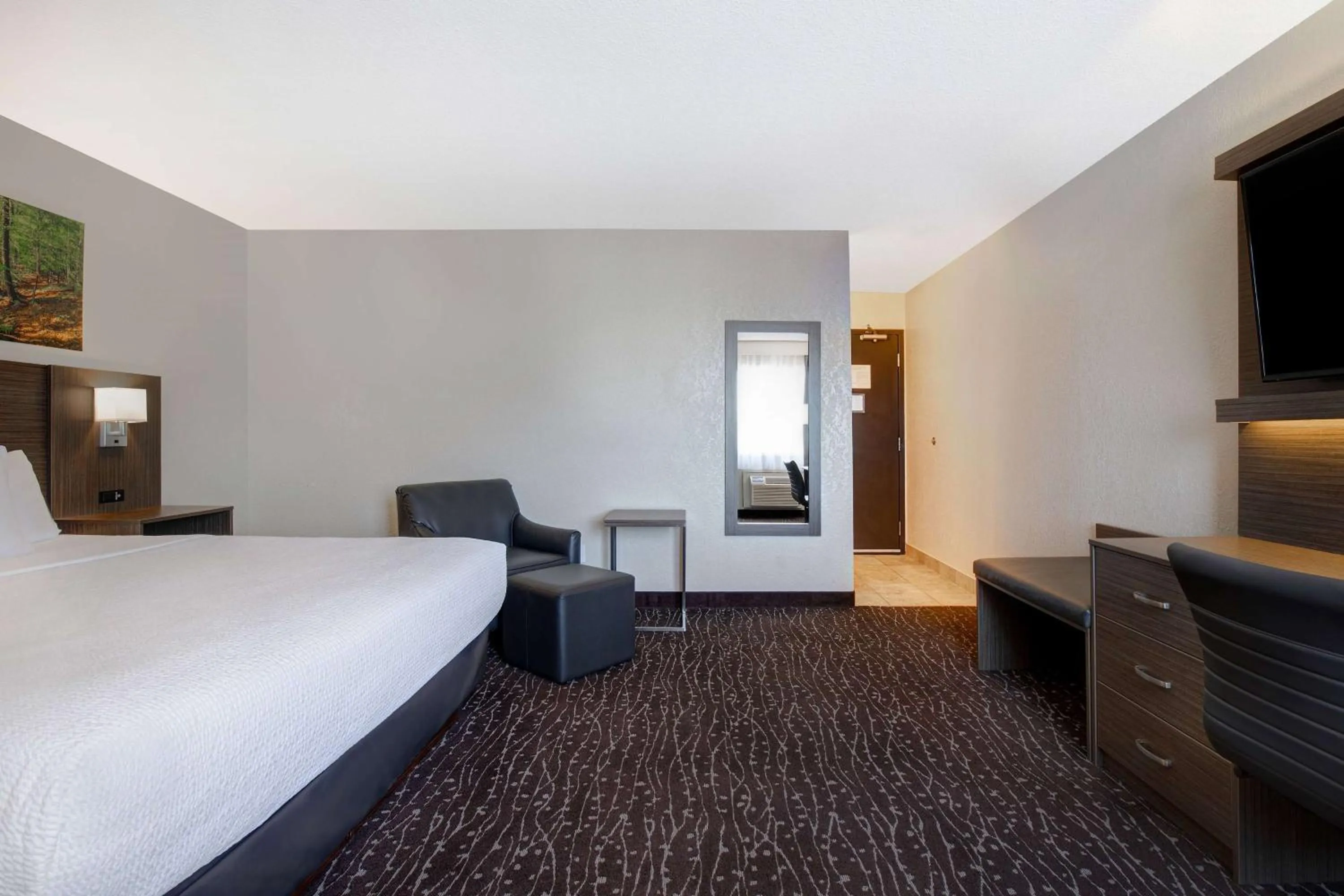 Photo of the whole room, Bed in Days Inn & Conference Centre by Wyndham Prince Albert