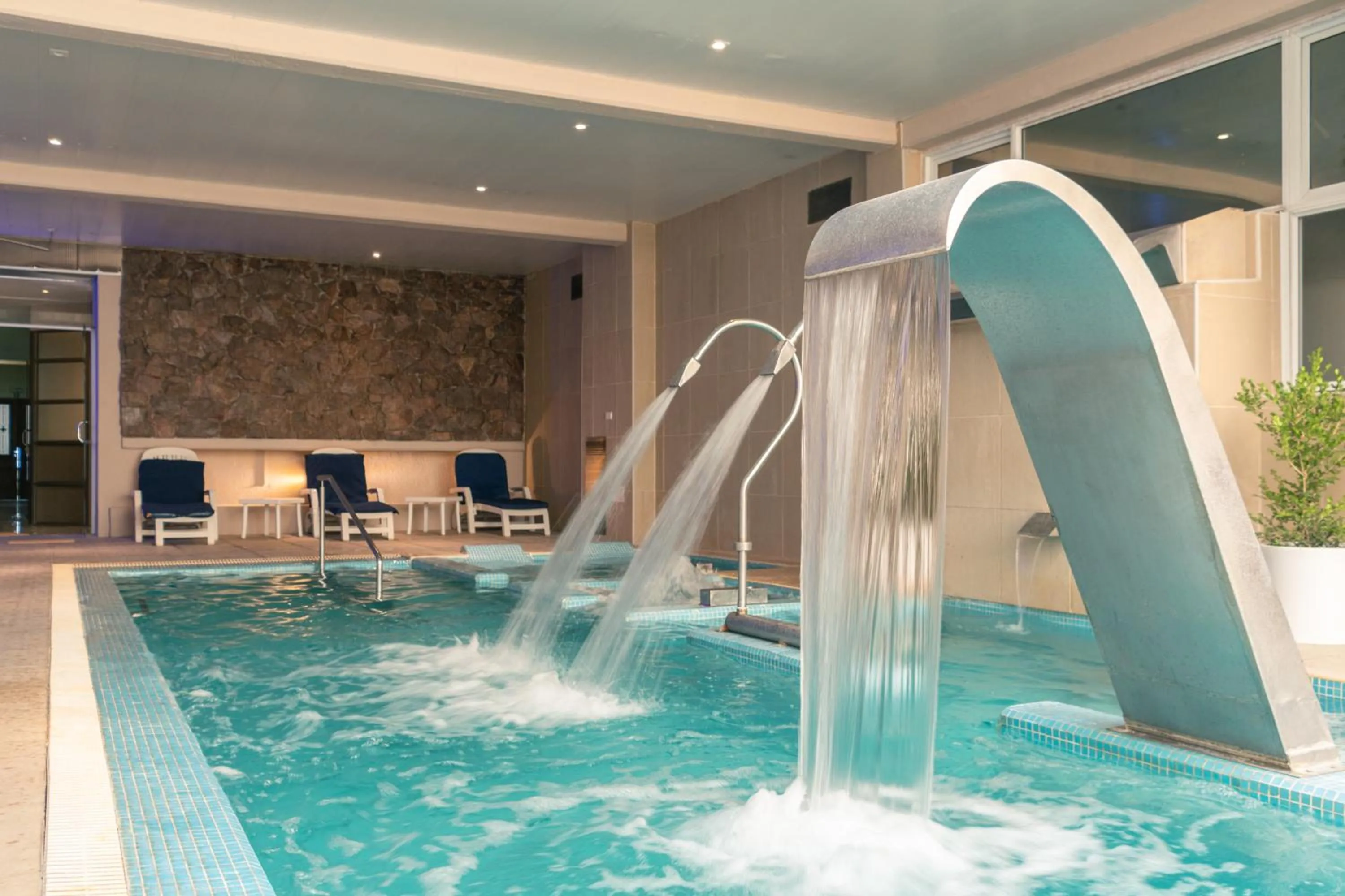 Swimming pool in San Martin Hotel y Spa