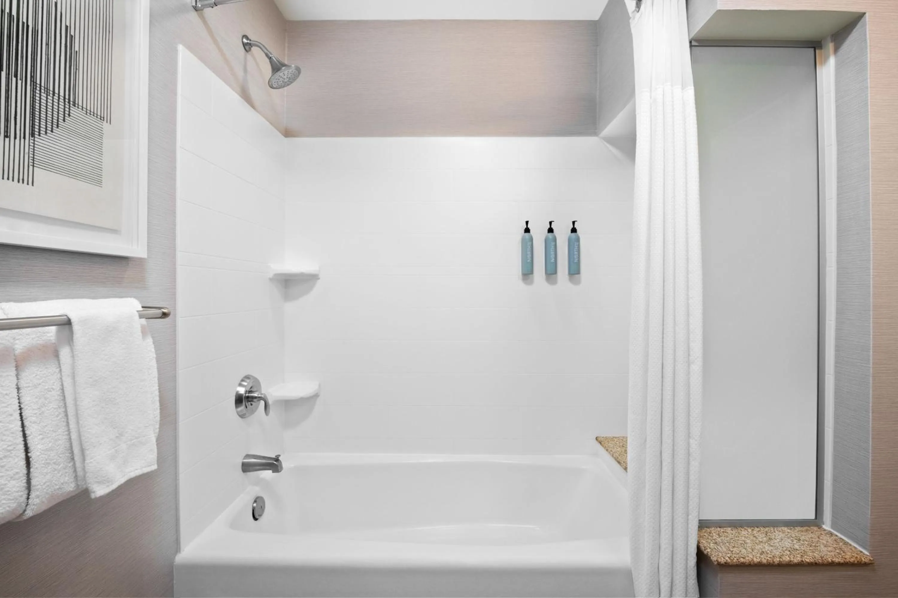 Bathroom in Courtyard Kansas City at Briarcliff