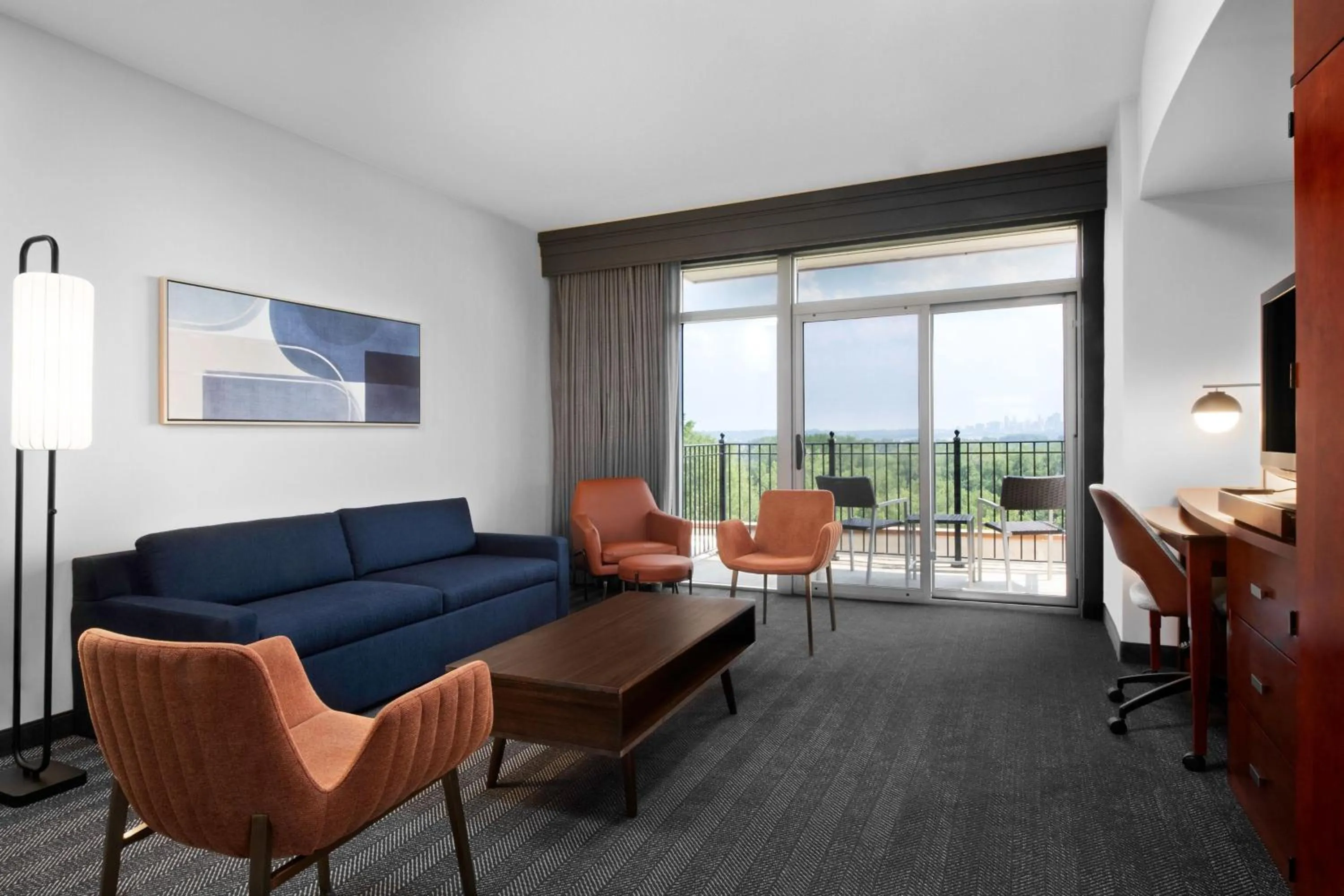 Living room in Courtyard Kansas City at Briarcliff