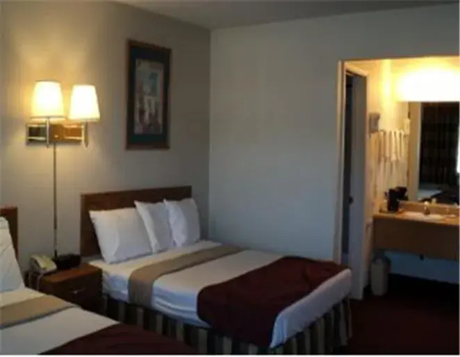 Photo of the whole room in Cozy Inn Photo of the whole room in Cozy Inn