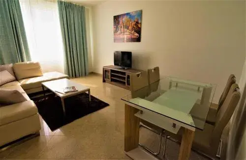One-Bedroom Apartment in Abu Dhabi Plaza Hotel Apartments One-Bedroom Apartment in Abu Dhabi Plaza Hotel Apartments