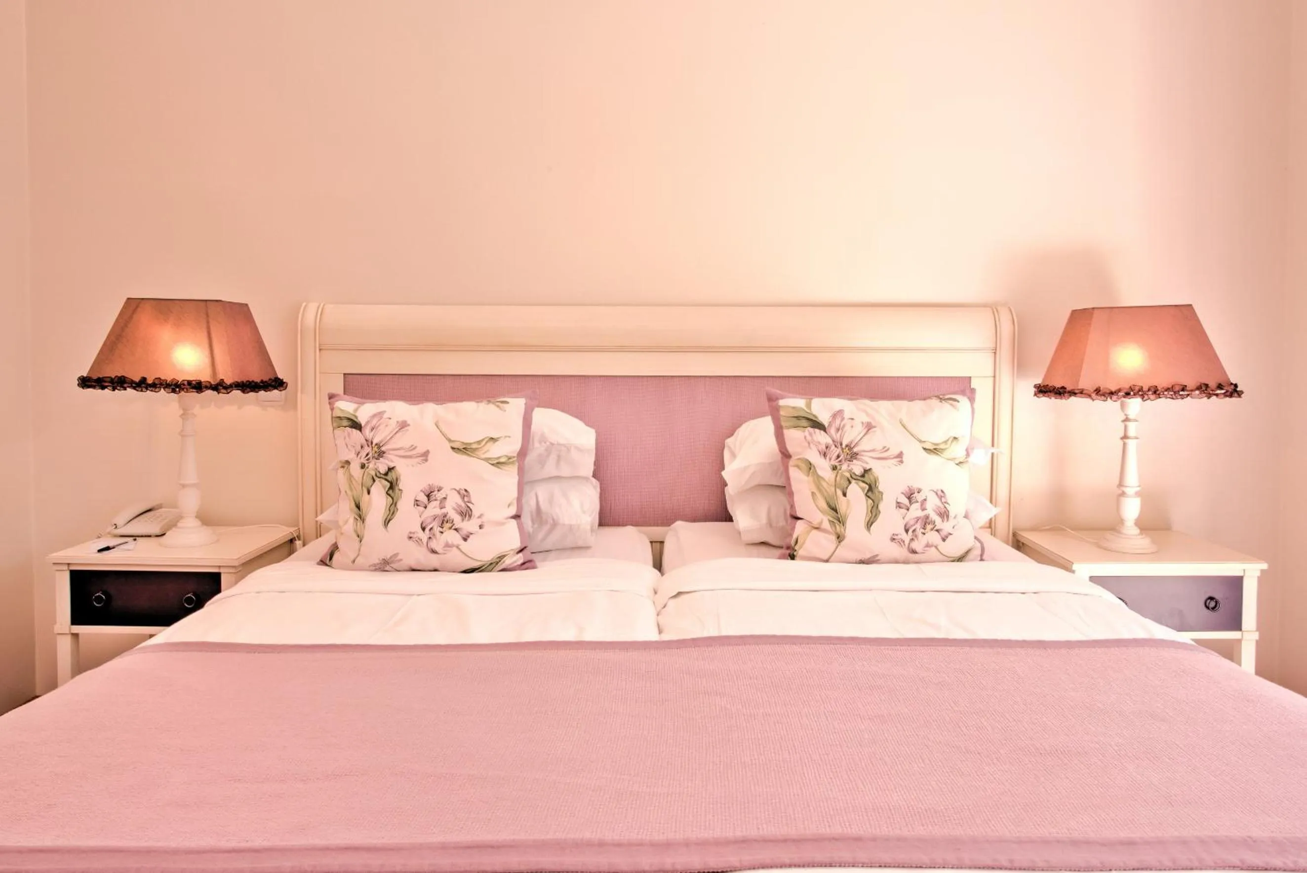 Decorative detail, Bed in Quinta Jacintina - My Secret Garden Hotel