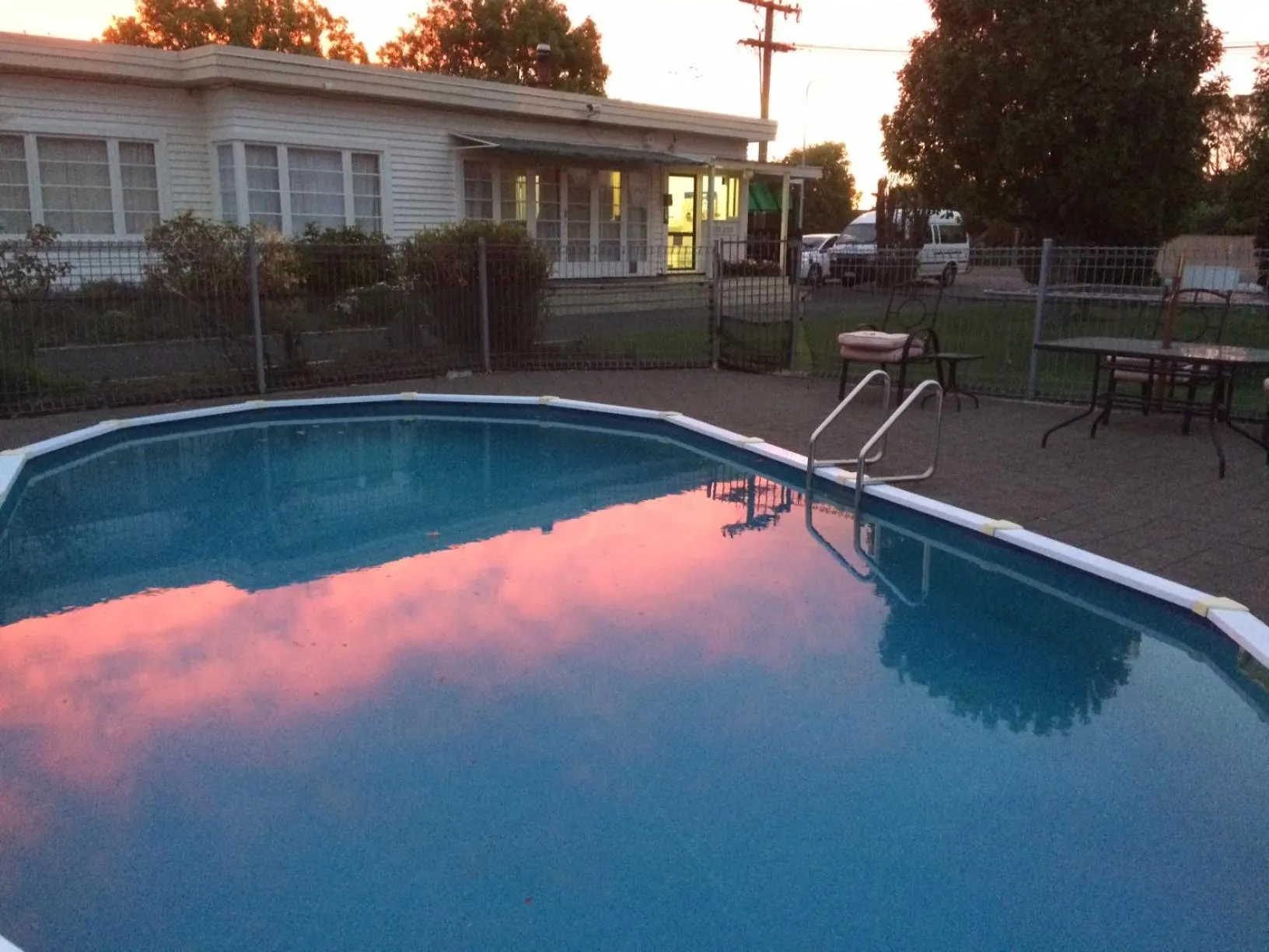 Pool view in Wairoa Motel