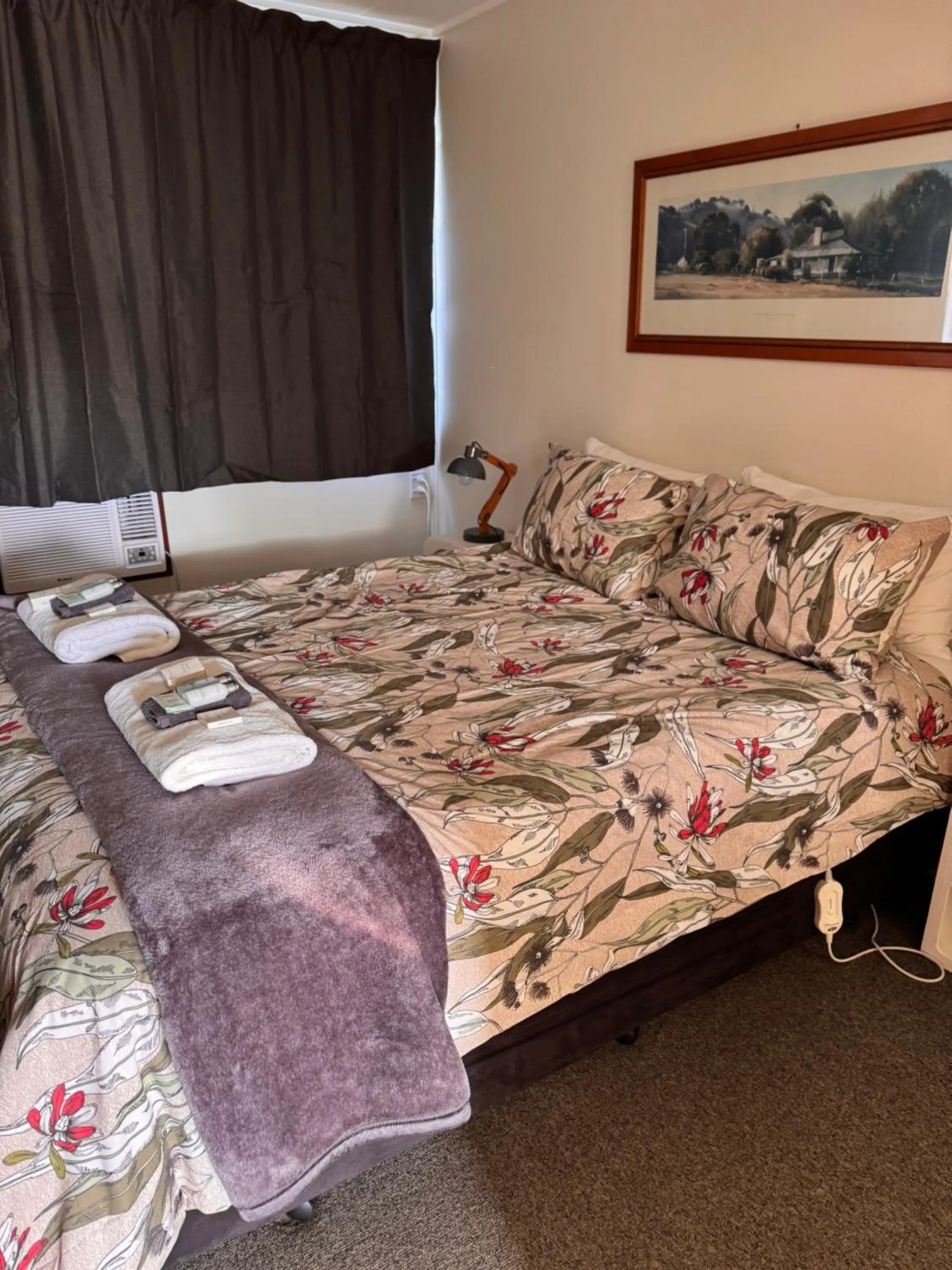 Bed in Wairoa Motel