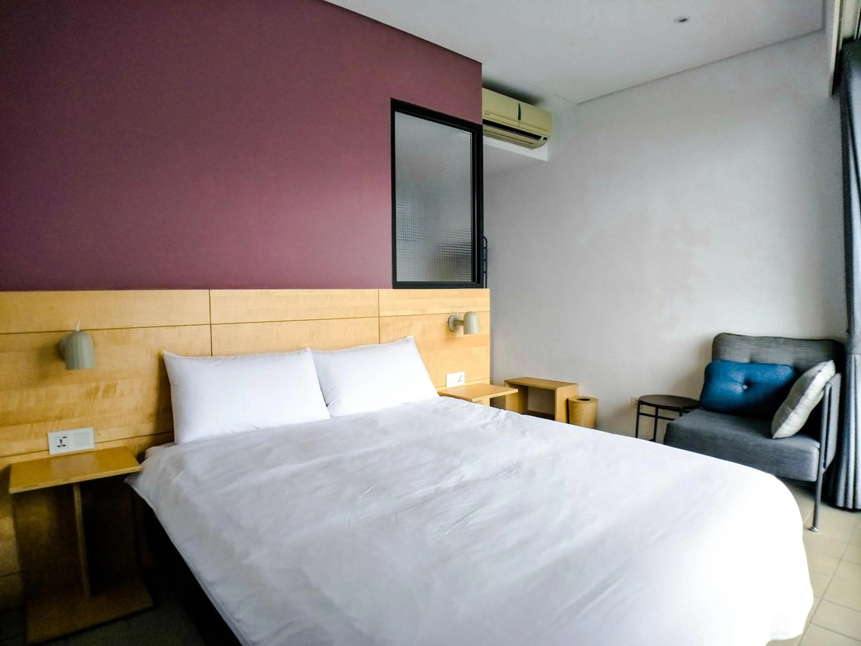 Bed in Dayspring Inn