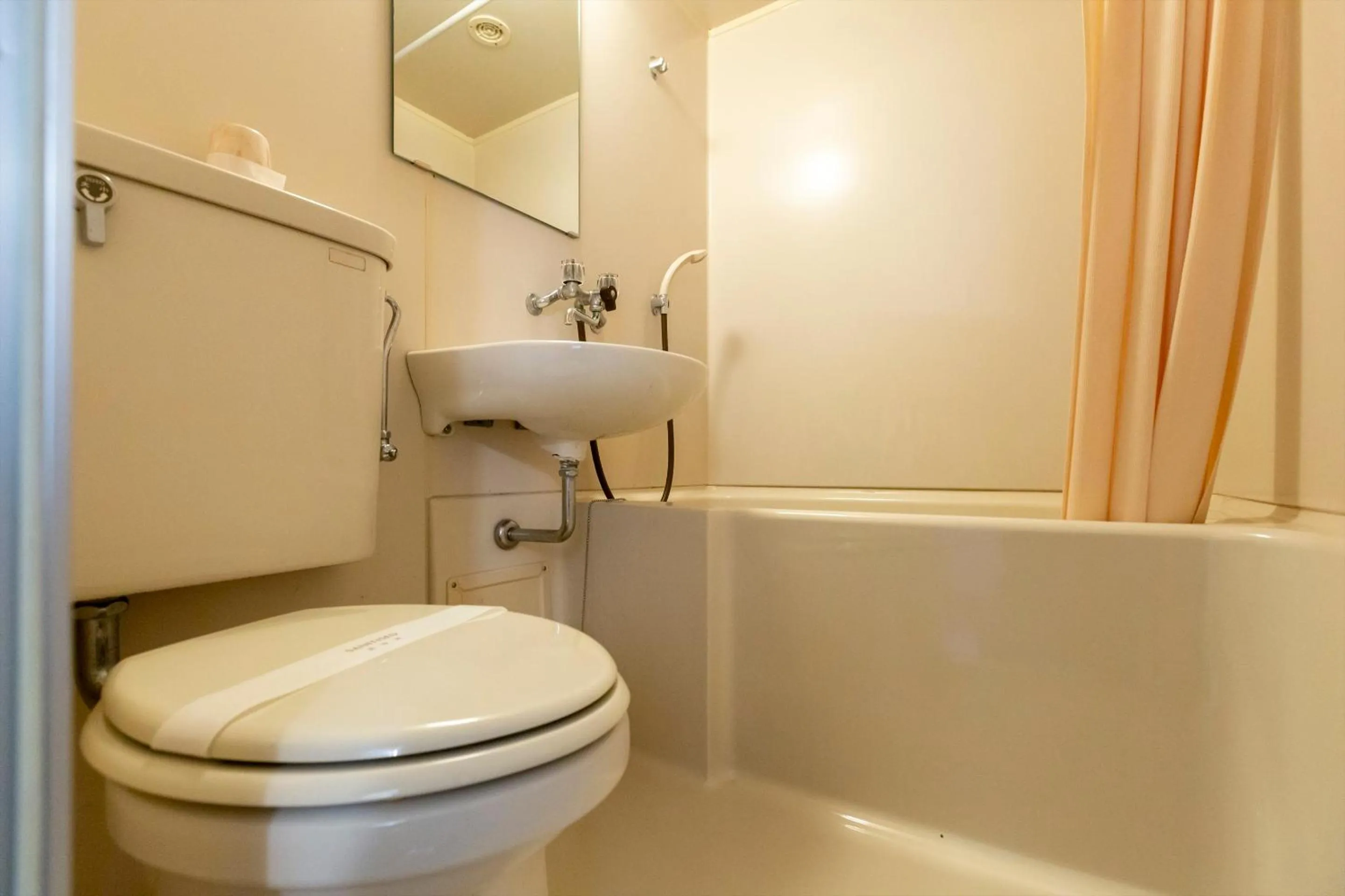 Bathroom in Tsuruga Tunnel Onsen Kitaguni Grand Hotel