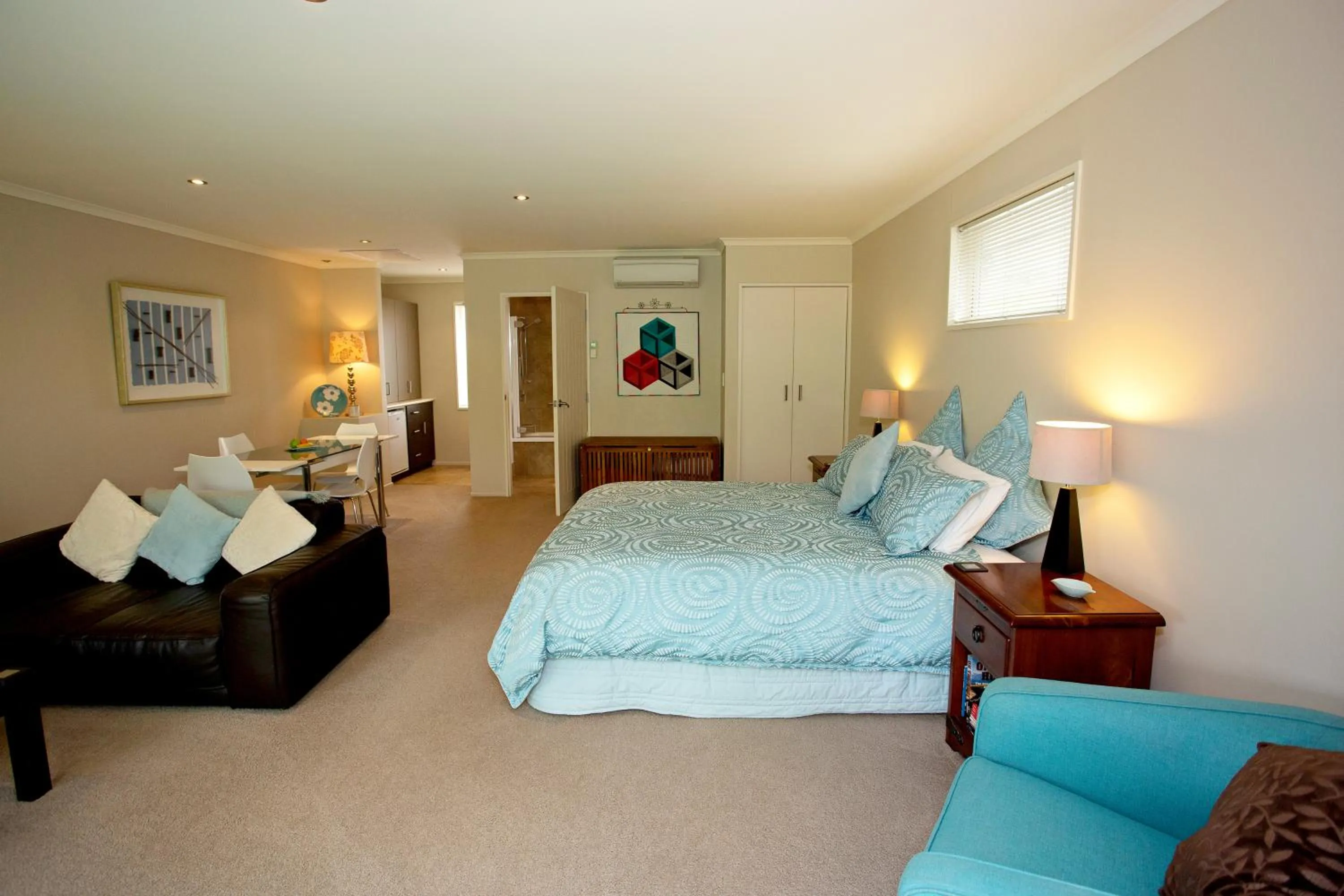 Bed in Marchmont Gardens