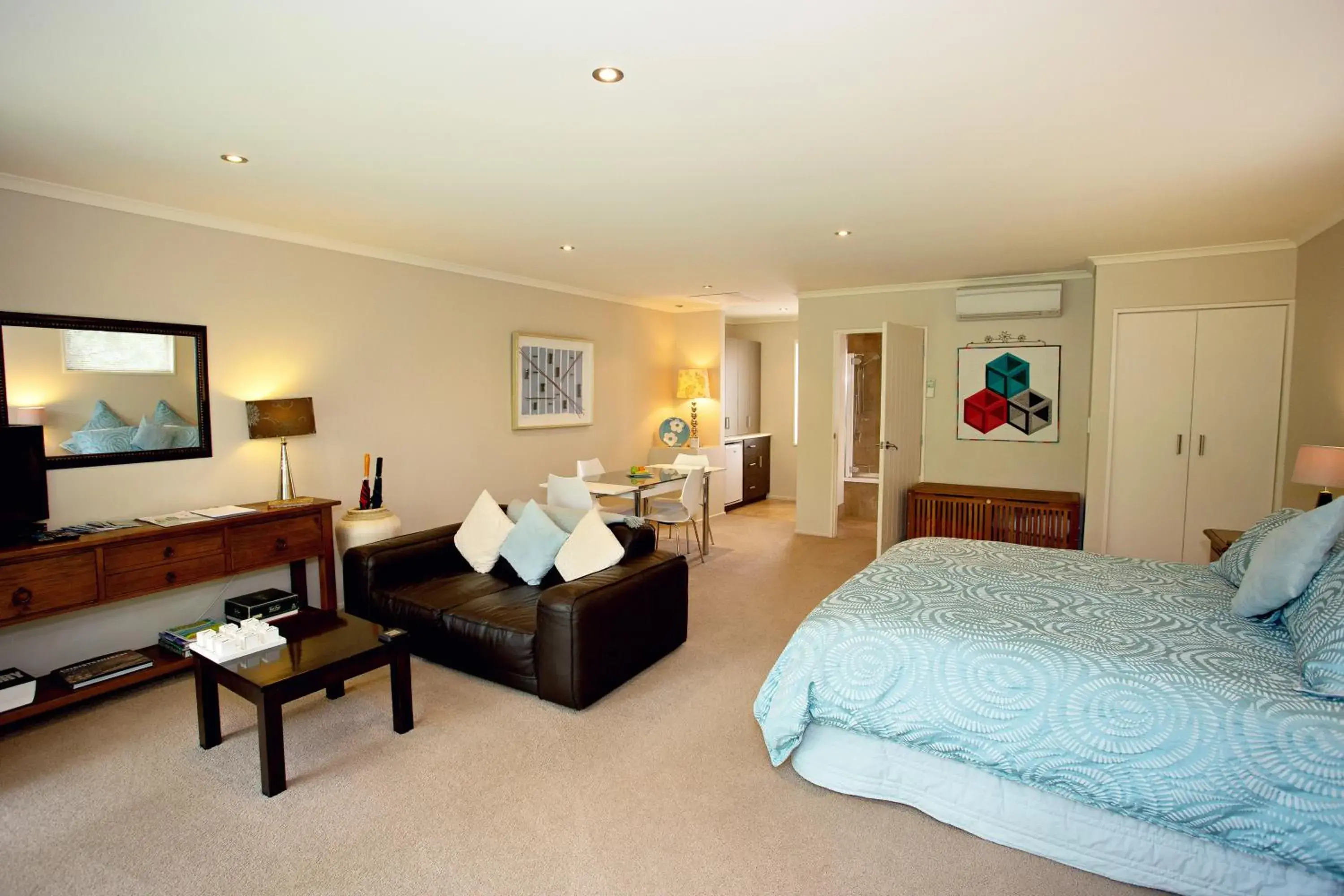 King Room in Marchmont Gardens King Room in Marchmont Gardens