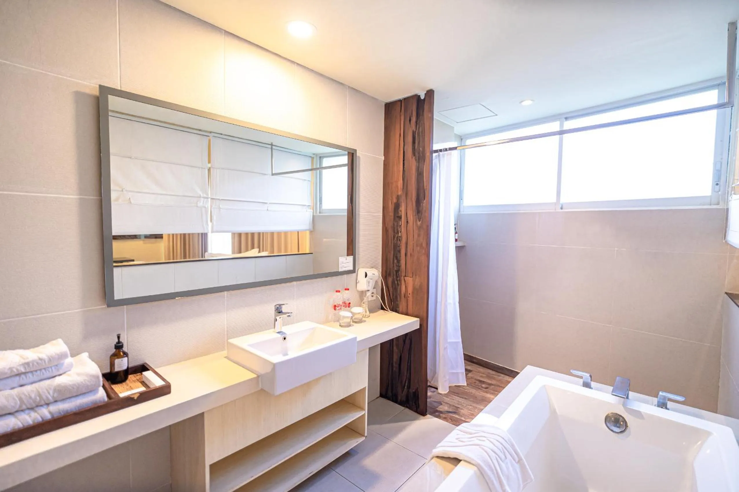 Bathroom, Bed in The Akmani Legian