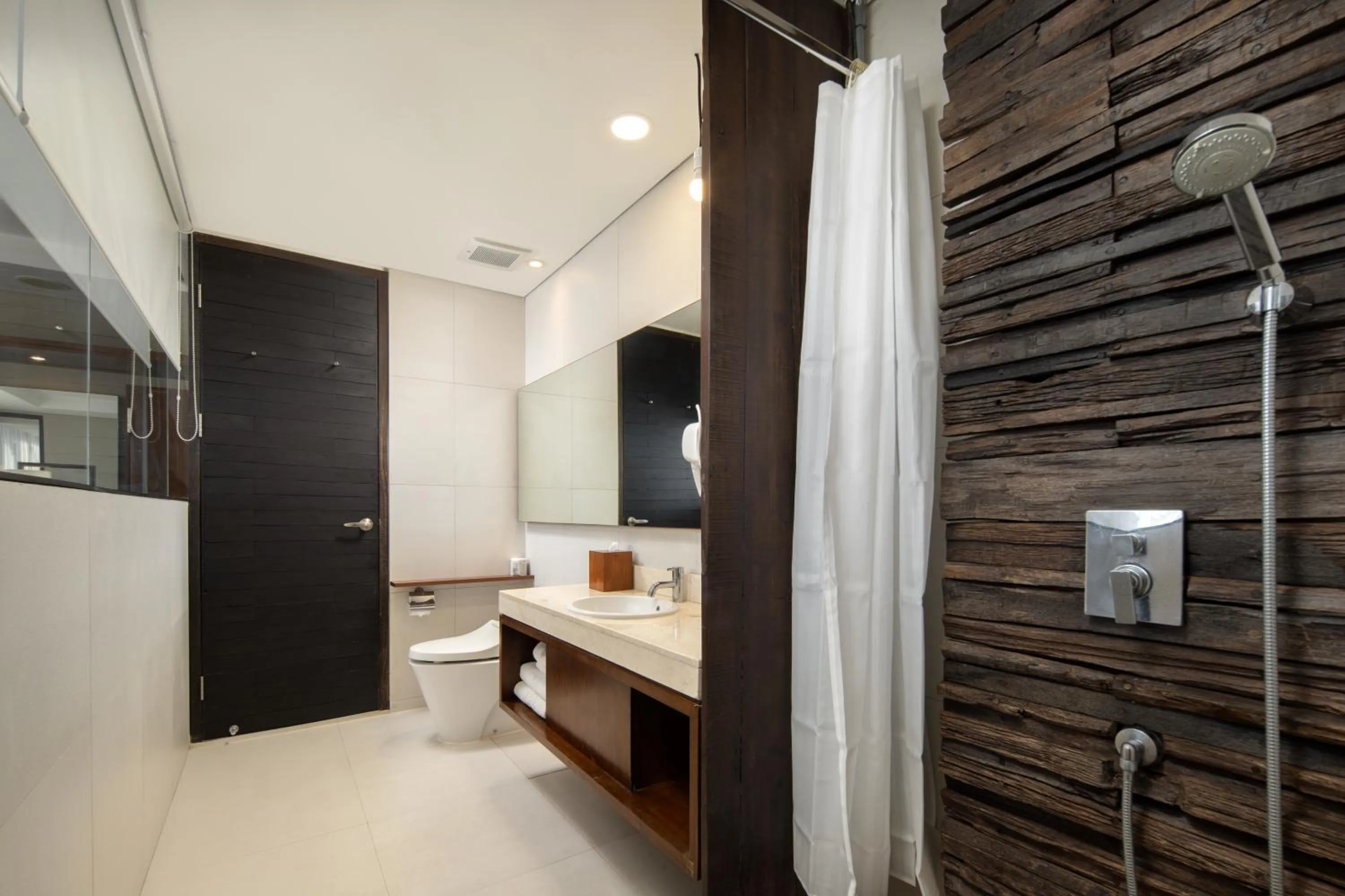 Bathroom in The Akmani Legian