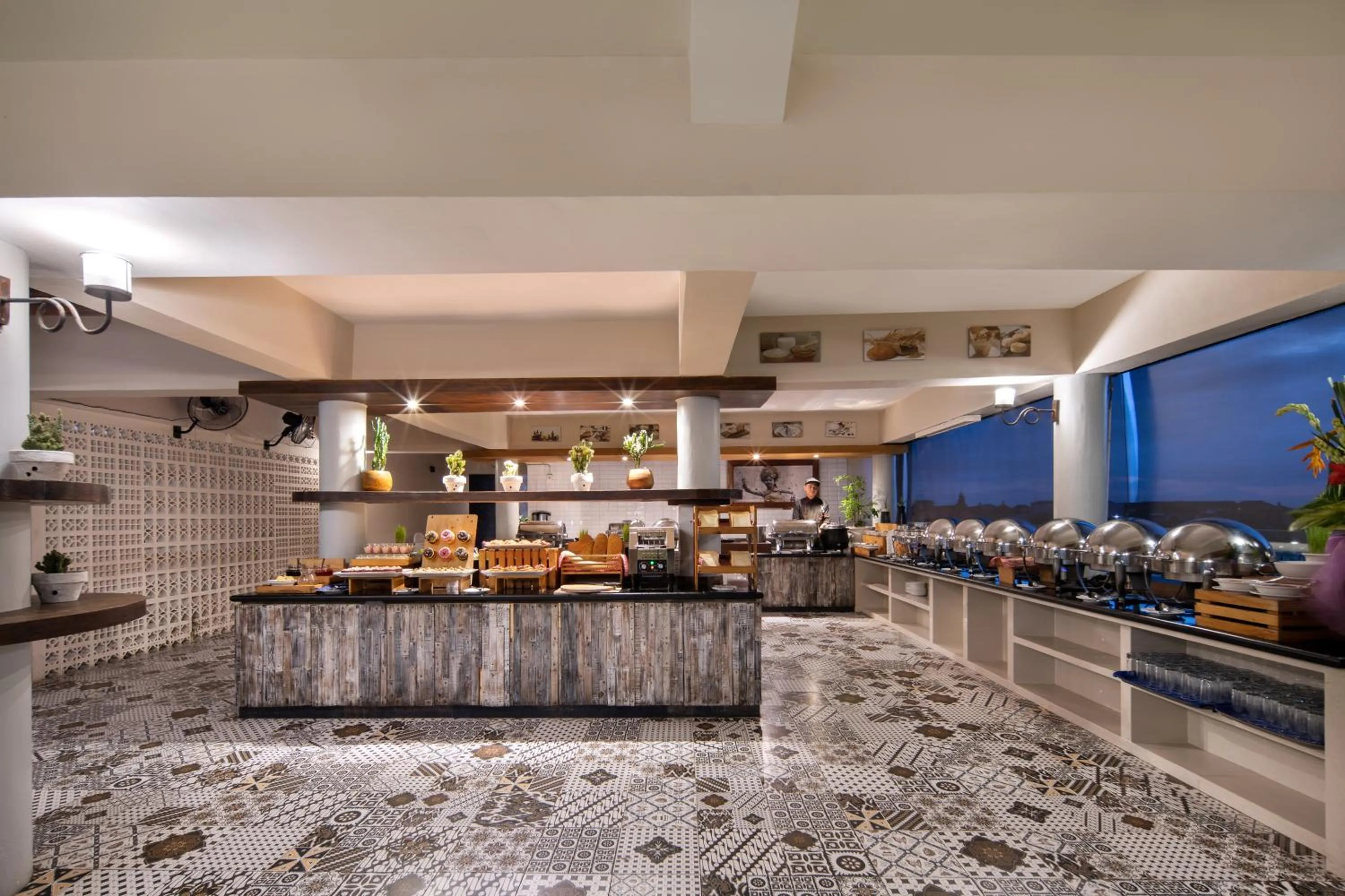 Restaurant/places to eat in The Akmani Legian