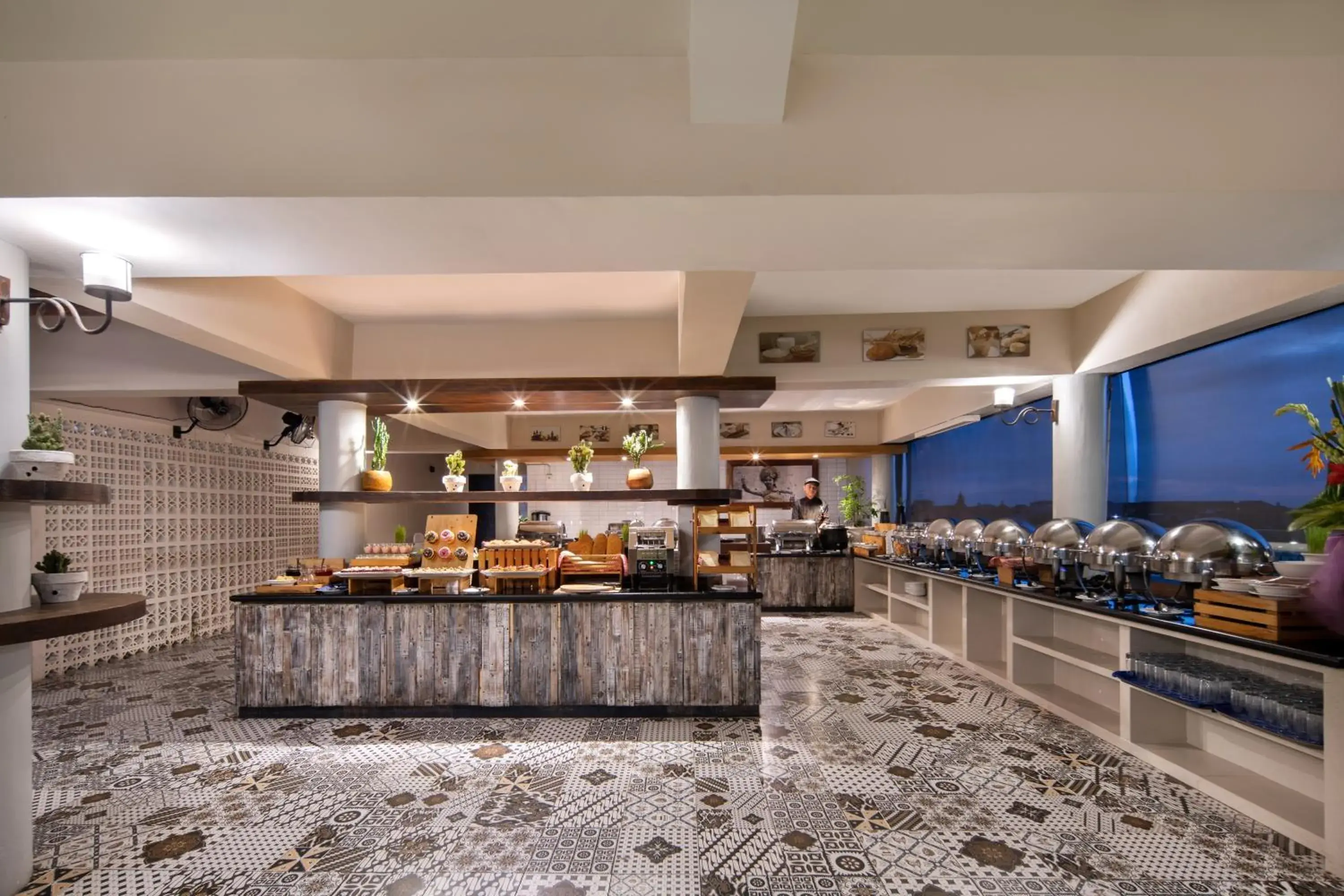 Restaurant/places to eat in The Akmani Legian Restaurant/places to eat in The Akmani Legian