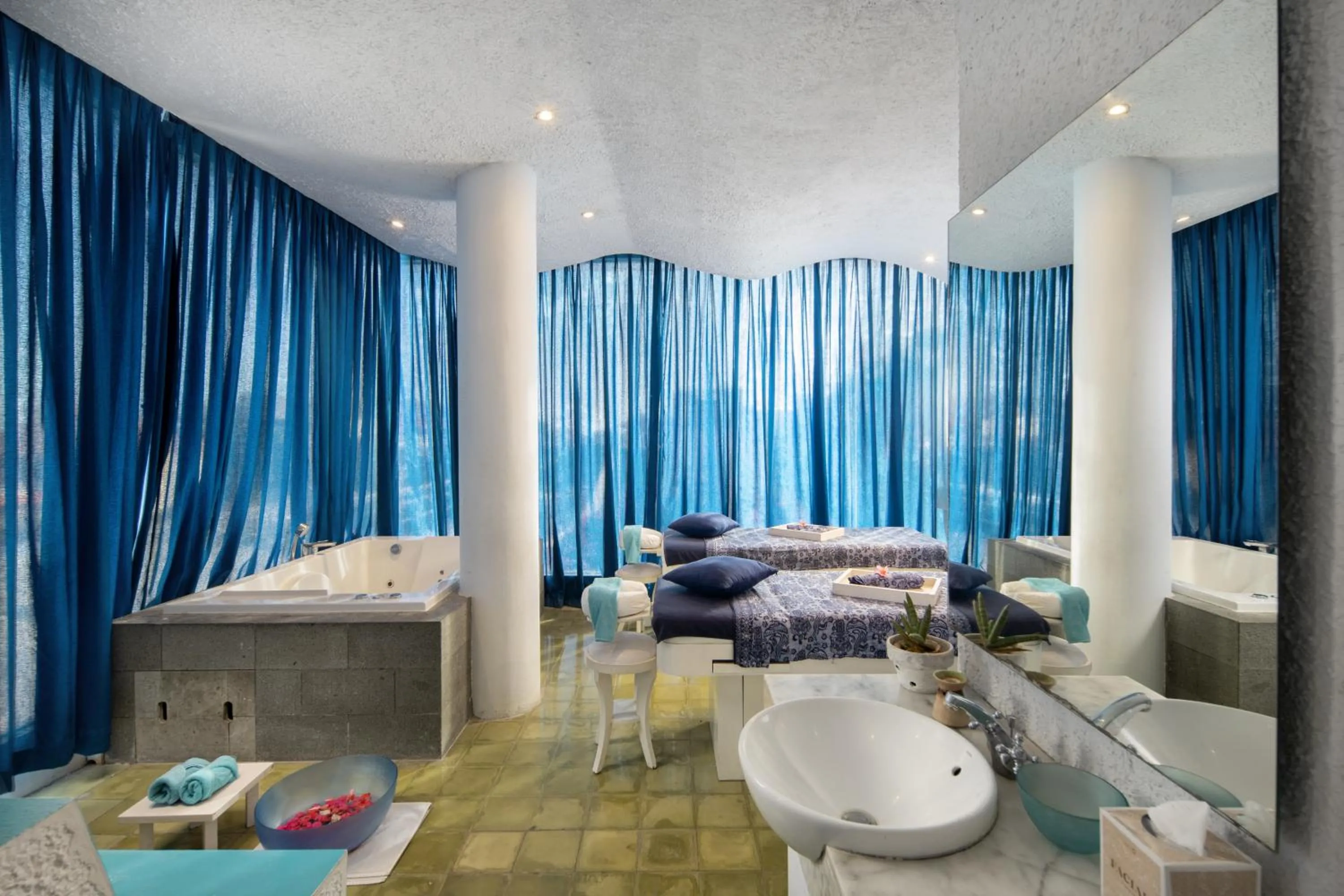 Spa and wellness centre/facilities, Bed in The Akmani Legian