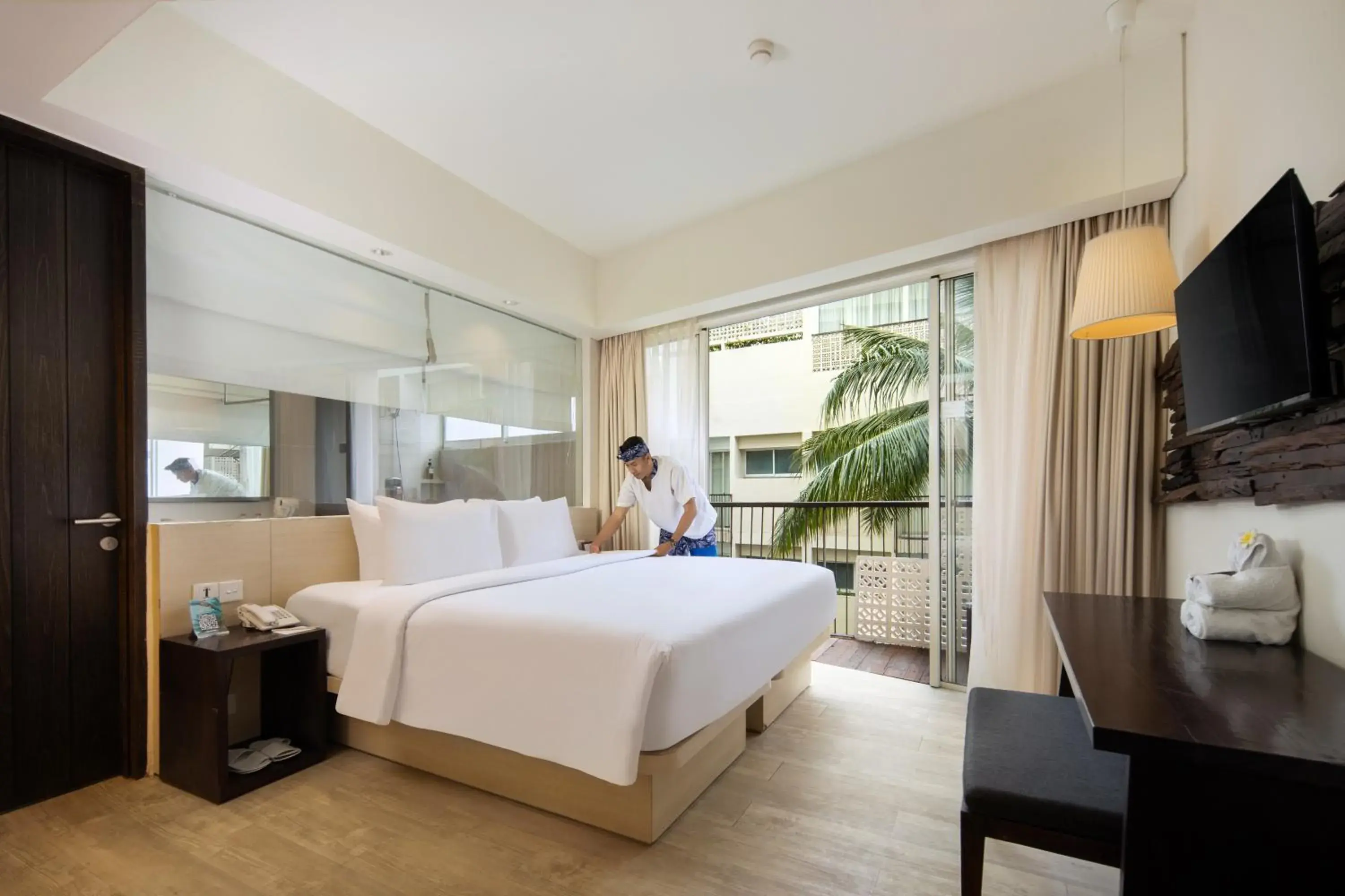 Grand Deluxe King Bed in The Akmani Legian Grand Deluxe King Bed in The Akmani Legian