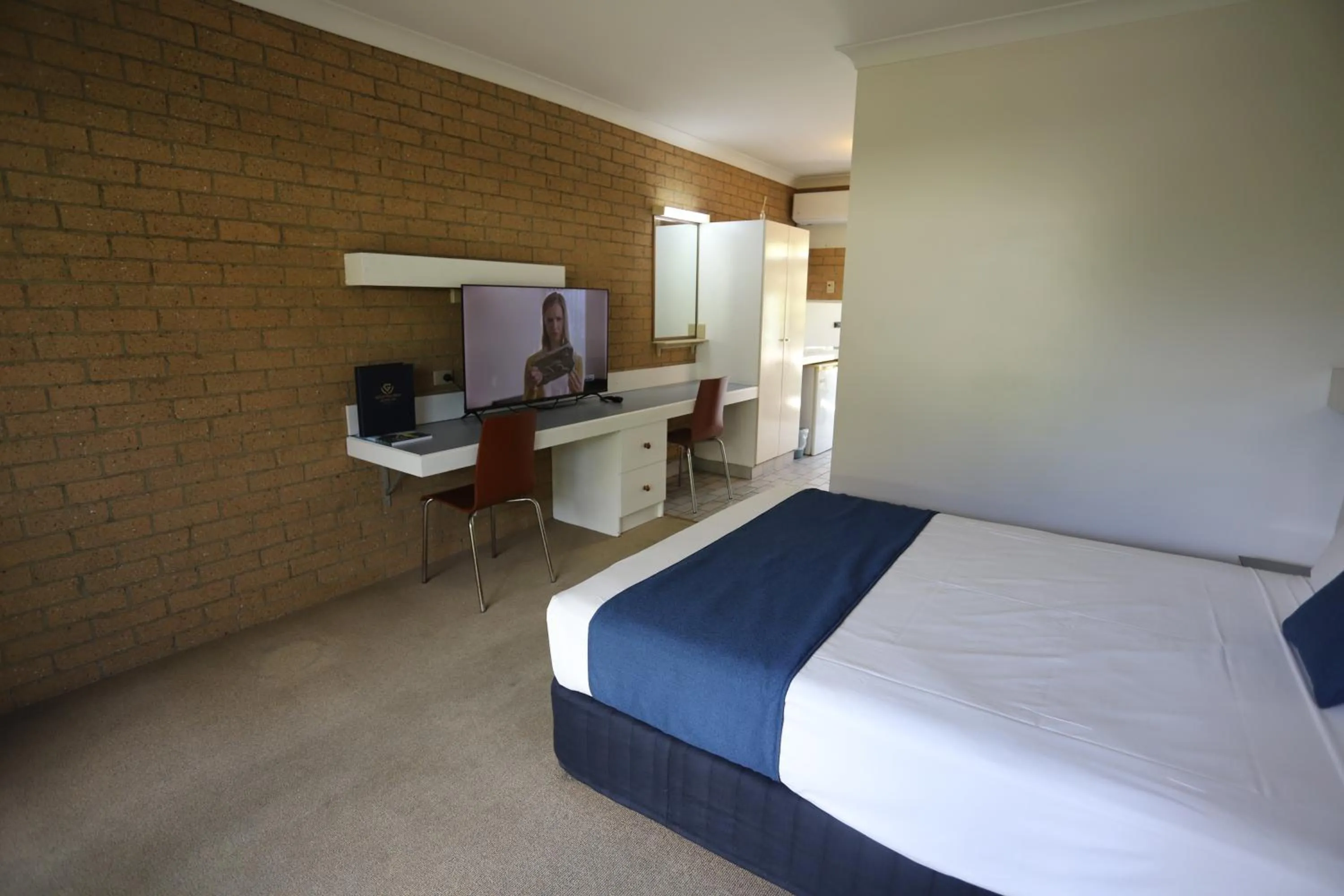 Bed in Great Eastern Motor Inn Gympie