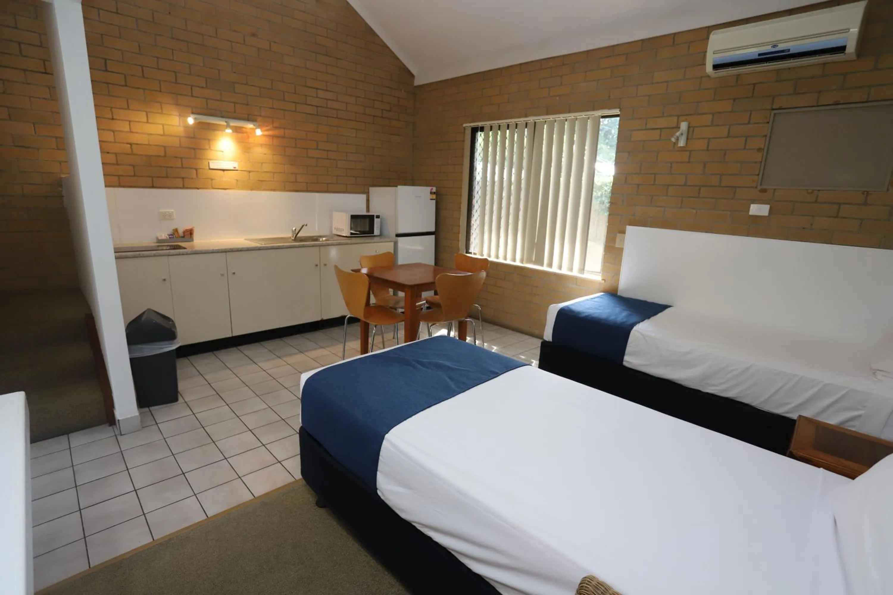 Bed in Great Eastern Motor Inn Gympie