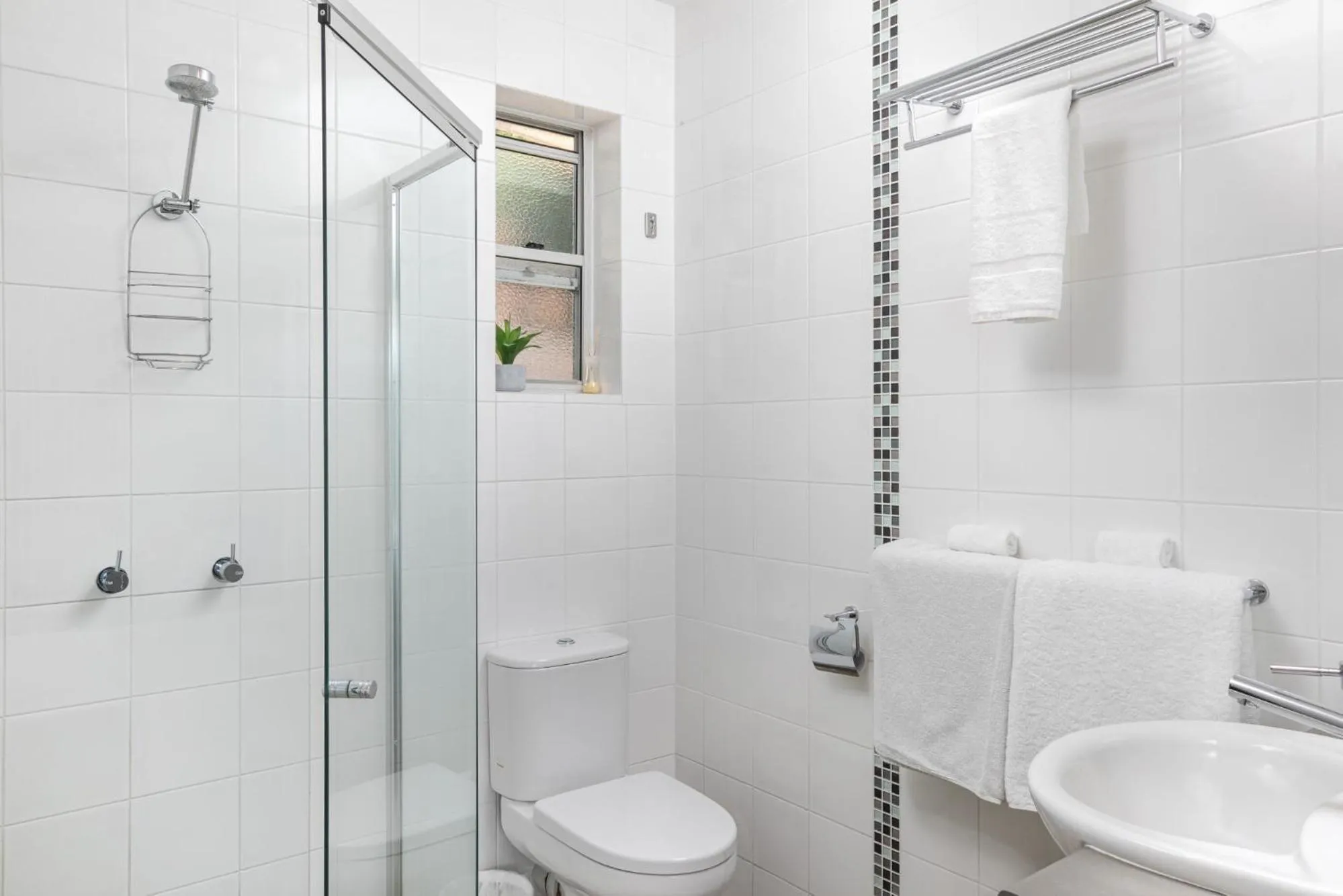 Toilet in Waterview Airlie Beach