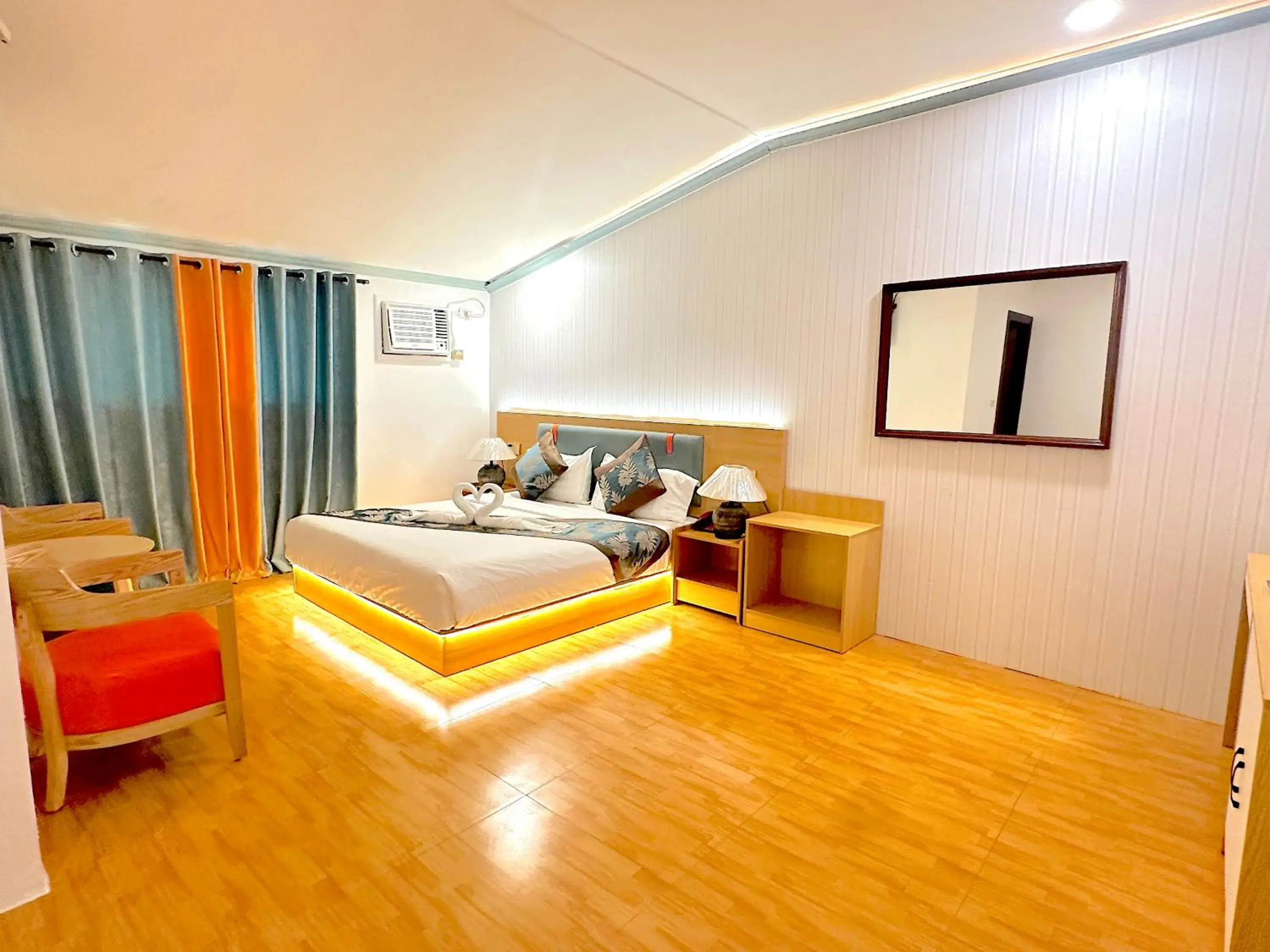 Deluxe King Room in Royal Park Resort Boracay Deluxe King Room in Royal Park Resort Boracay