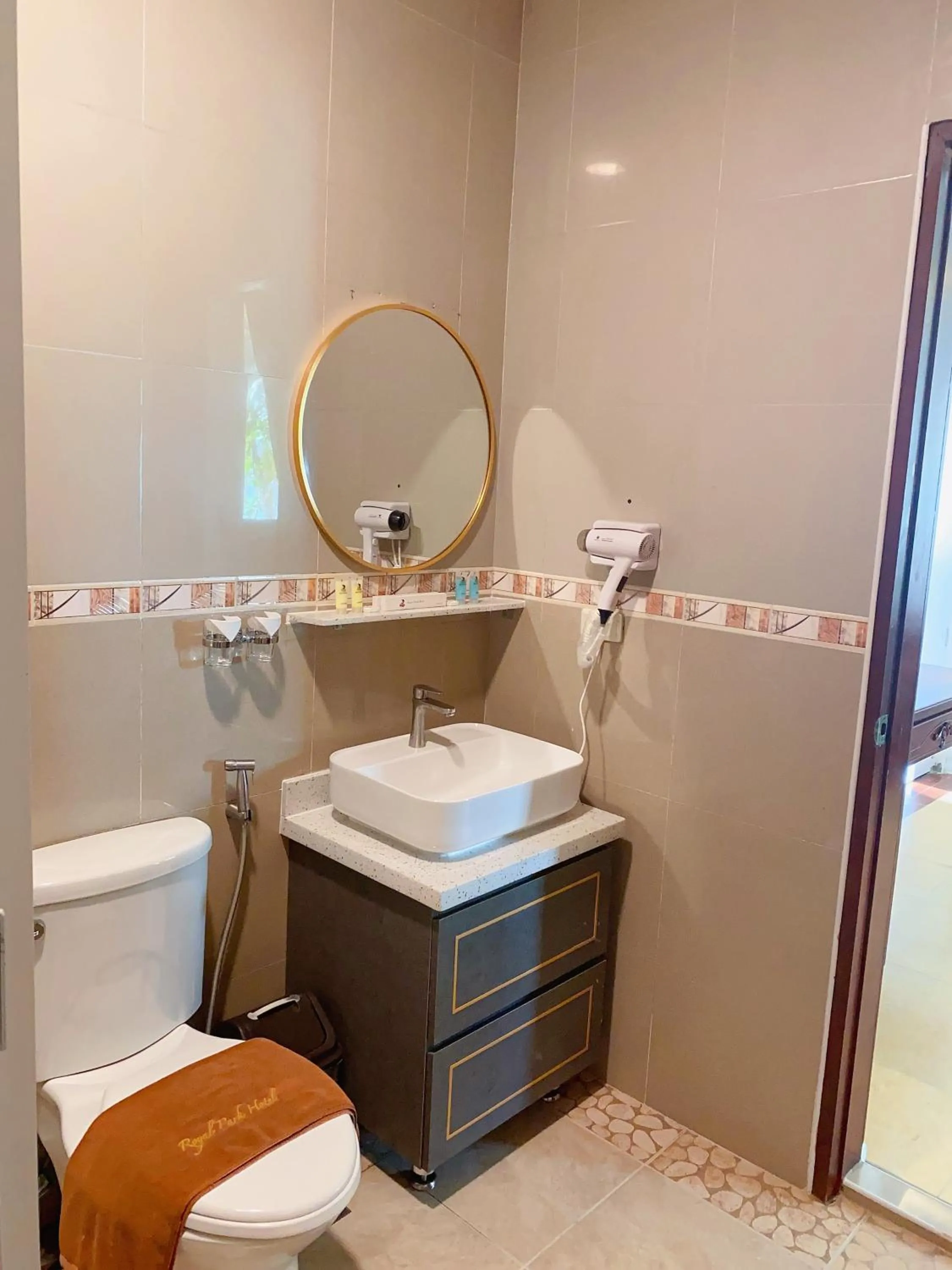 Toilet in Royal Park Resort Boracay