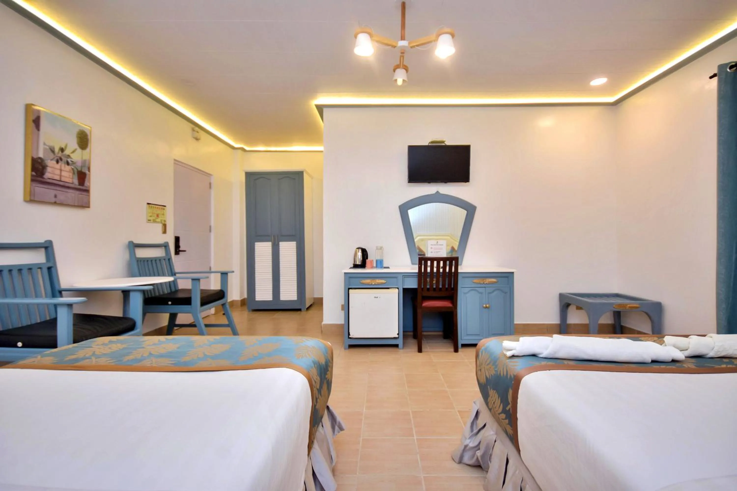 Photo of the whole room, Bed in Royal Park Resort Boracay