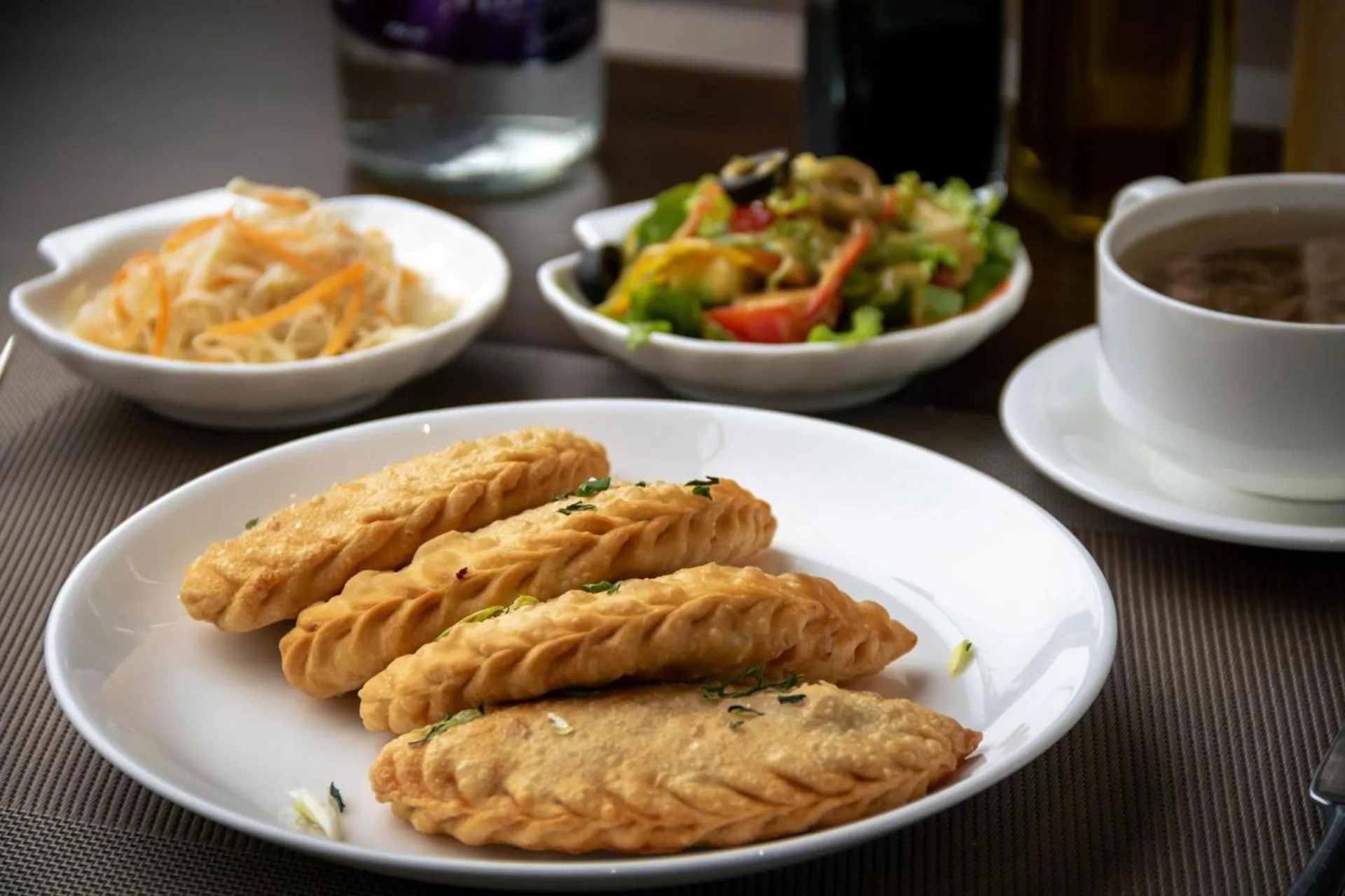 Restaurant/places to eat in Kempinski Hotel Khan Palace