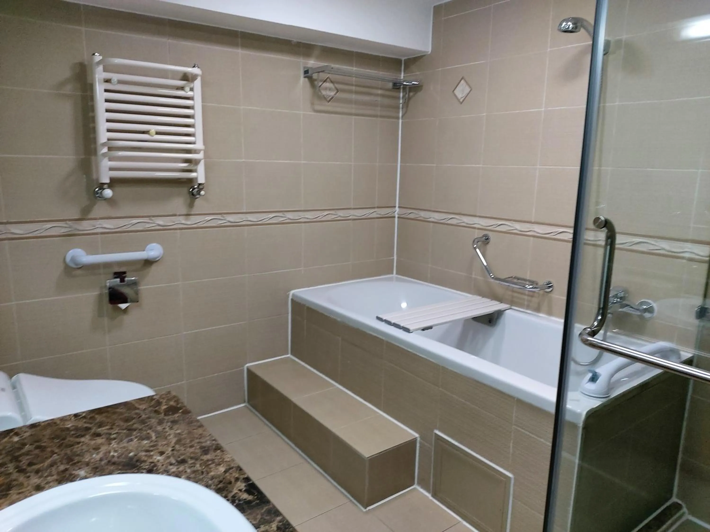 Bath in Kempinski Hotel Khan Palace