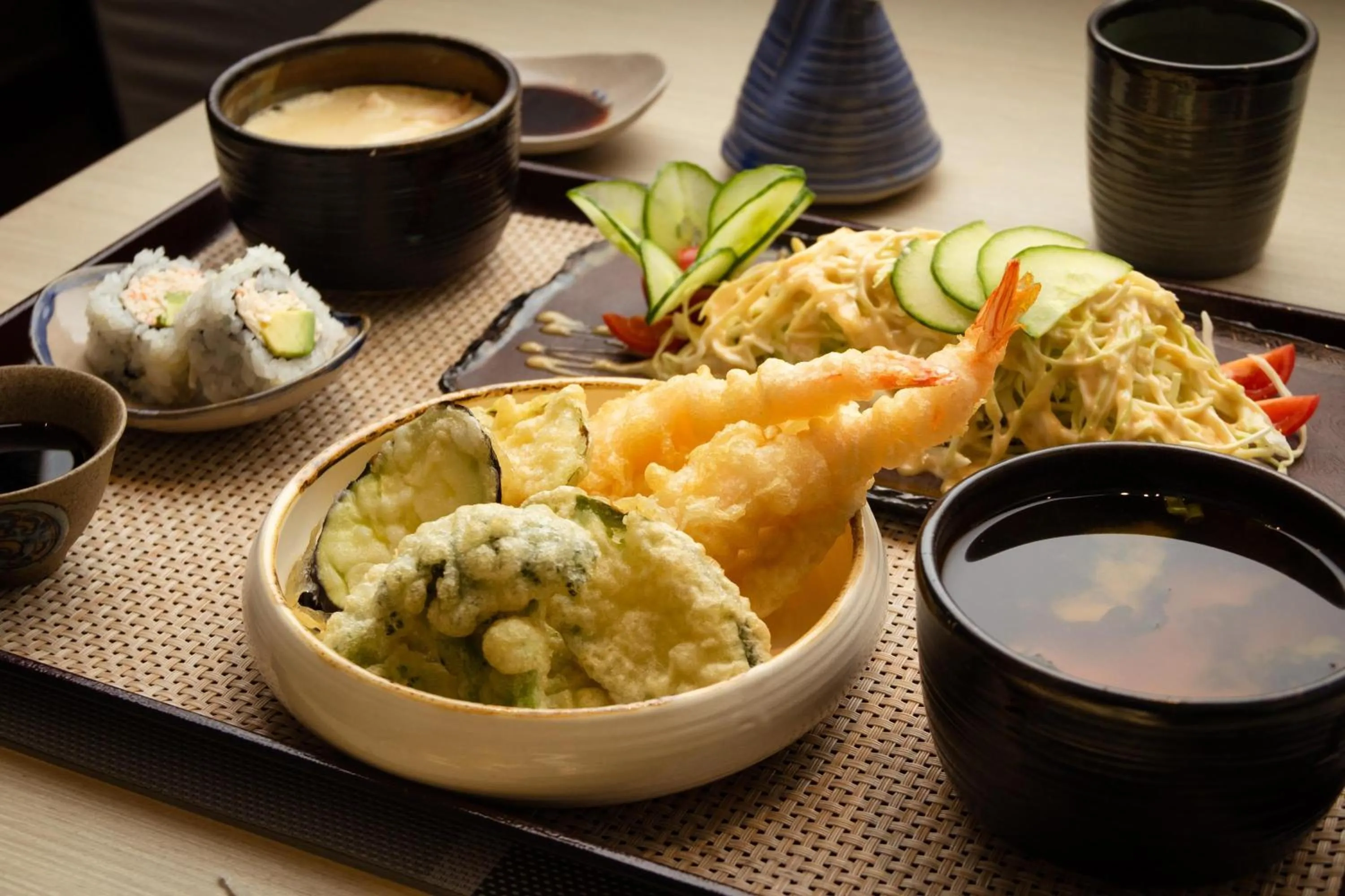 Restaurant/places to eat in Kempinski Hotel Khan Palace