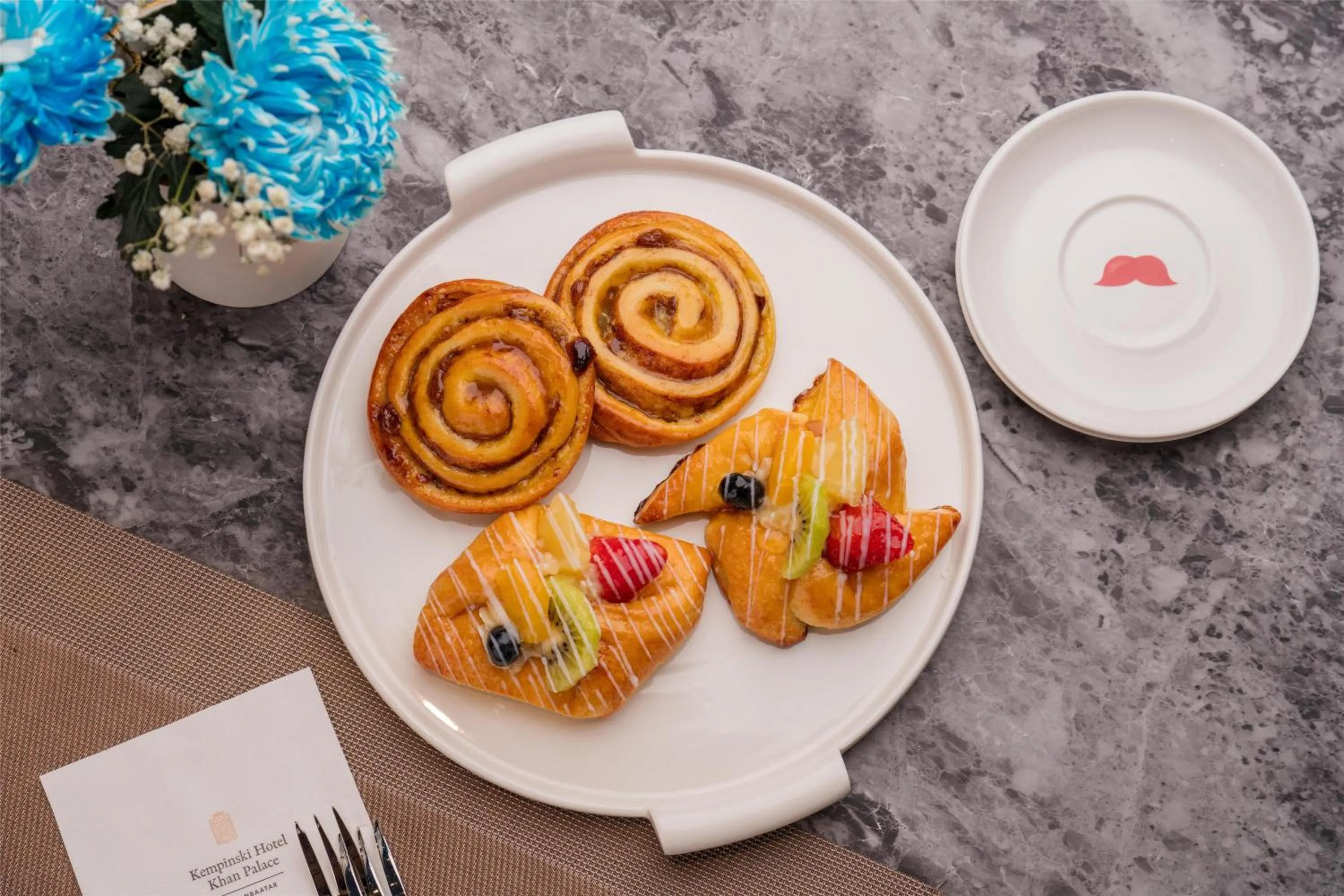 Coffee/tea facilities in Kempinski Hotel Khan Palace