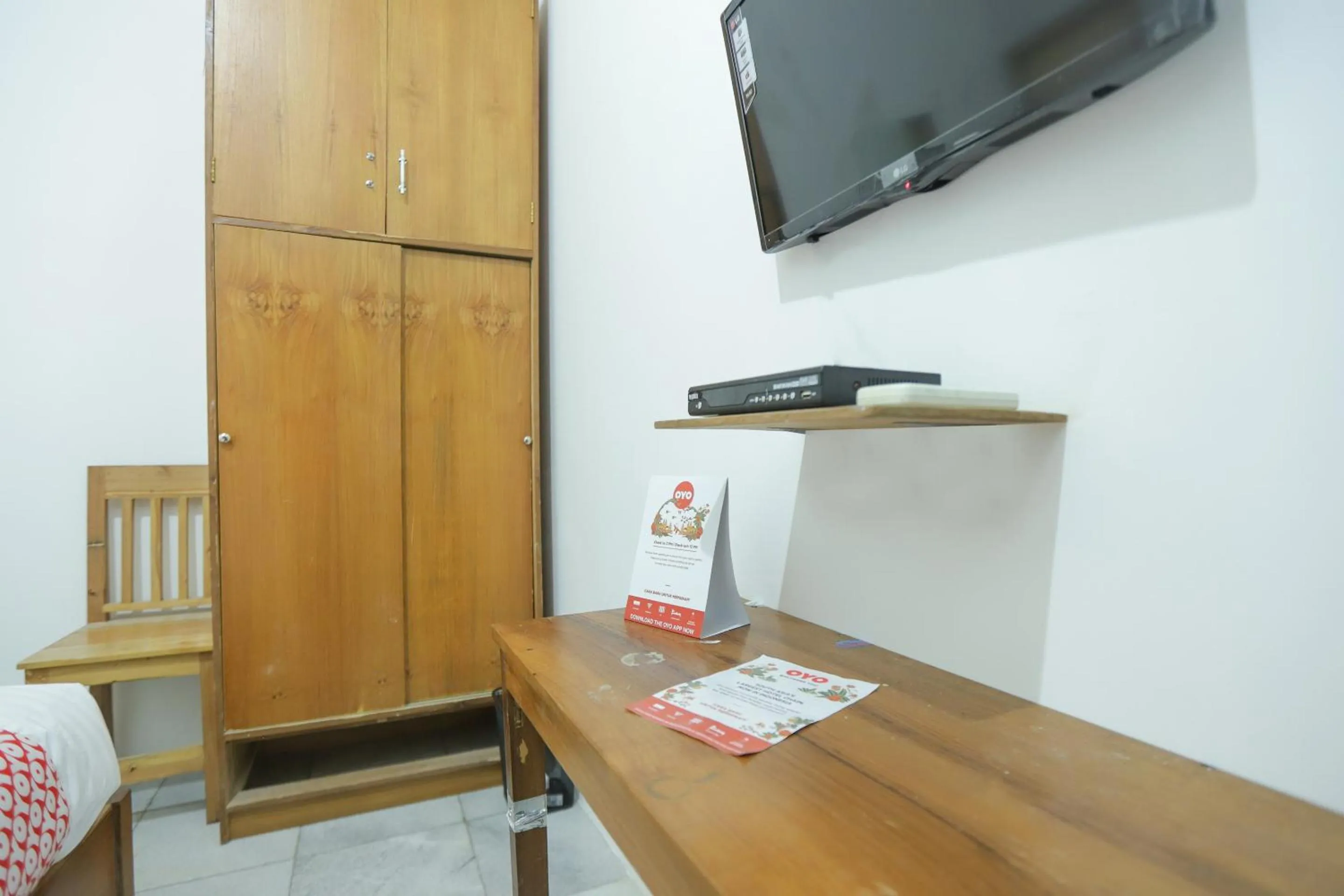 TV and multimedia, TV/Entertainment Center in OYO 150 Harmoni Residence