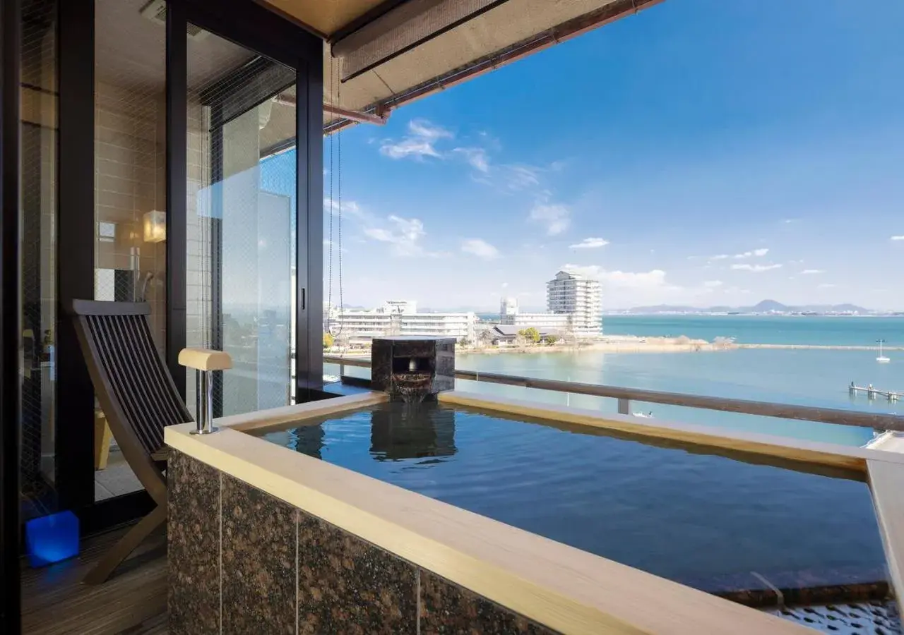 Japanese-Style Superior Room in Biwako Ryokusuitei Japanese-Style Superior Room in Biwako Ryokusuitei